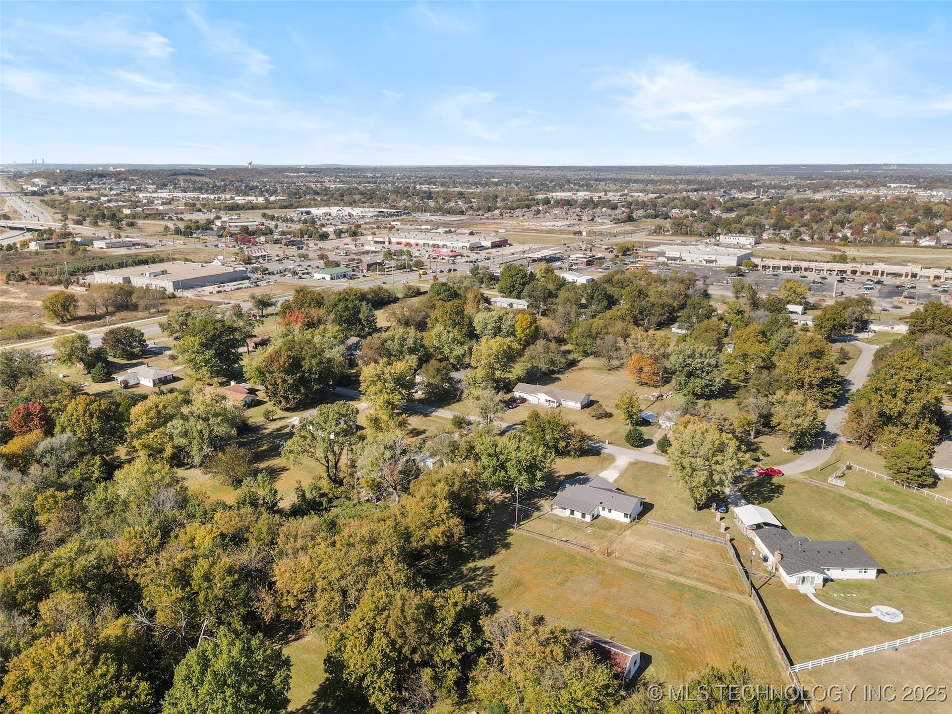 2021 Archdale Drive Property Photo 41