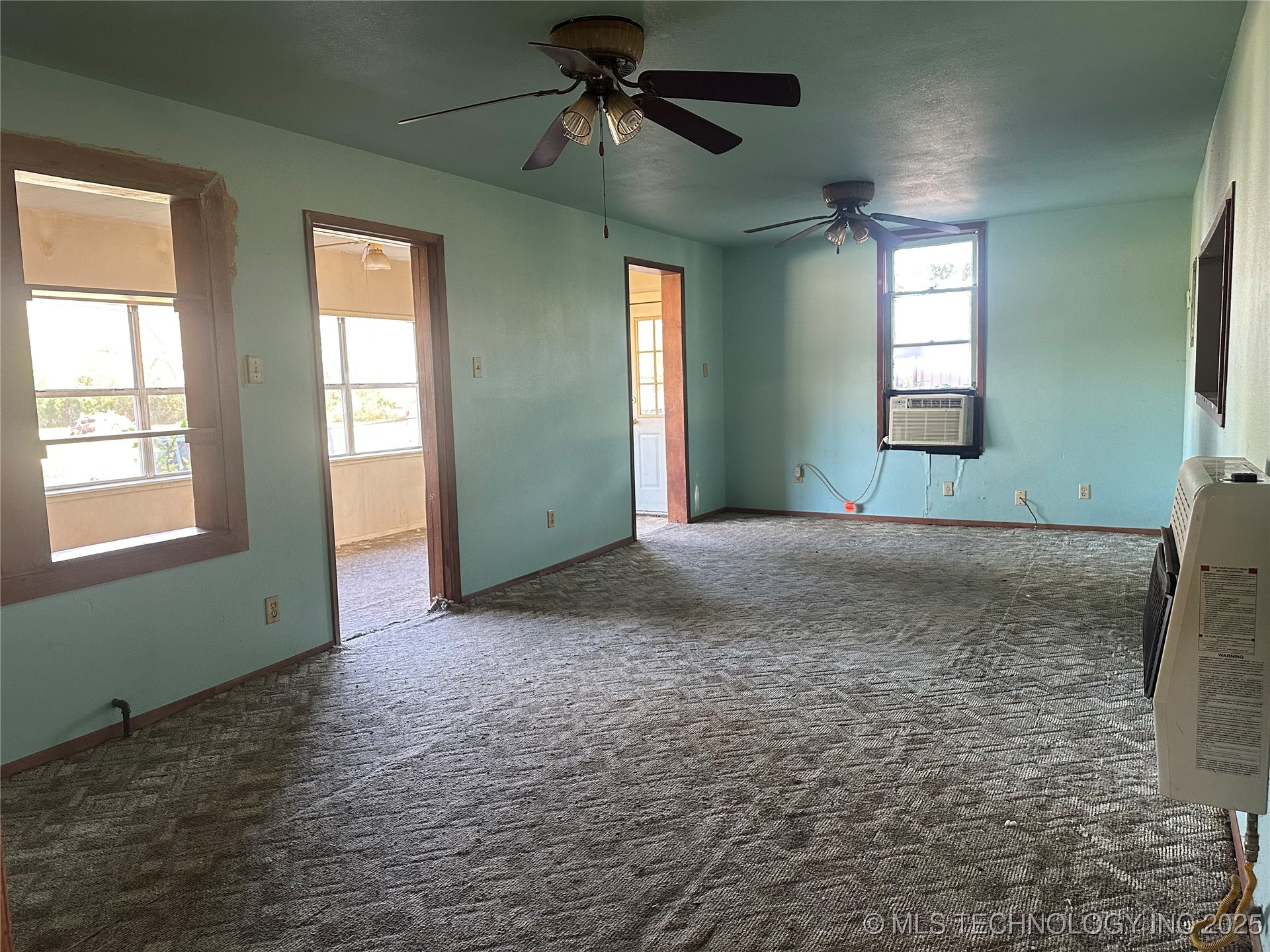 1400 W Seneca Street Property Photo 3