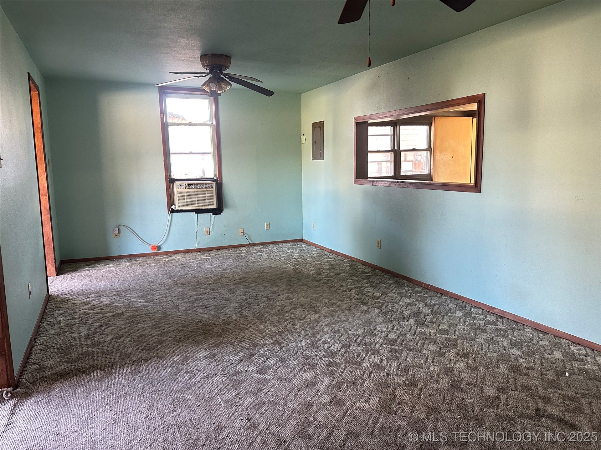 1400 W Seneca Street Property Photo 7