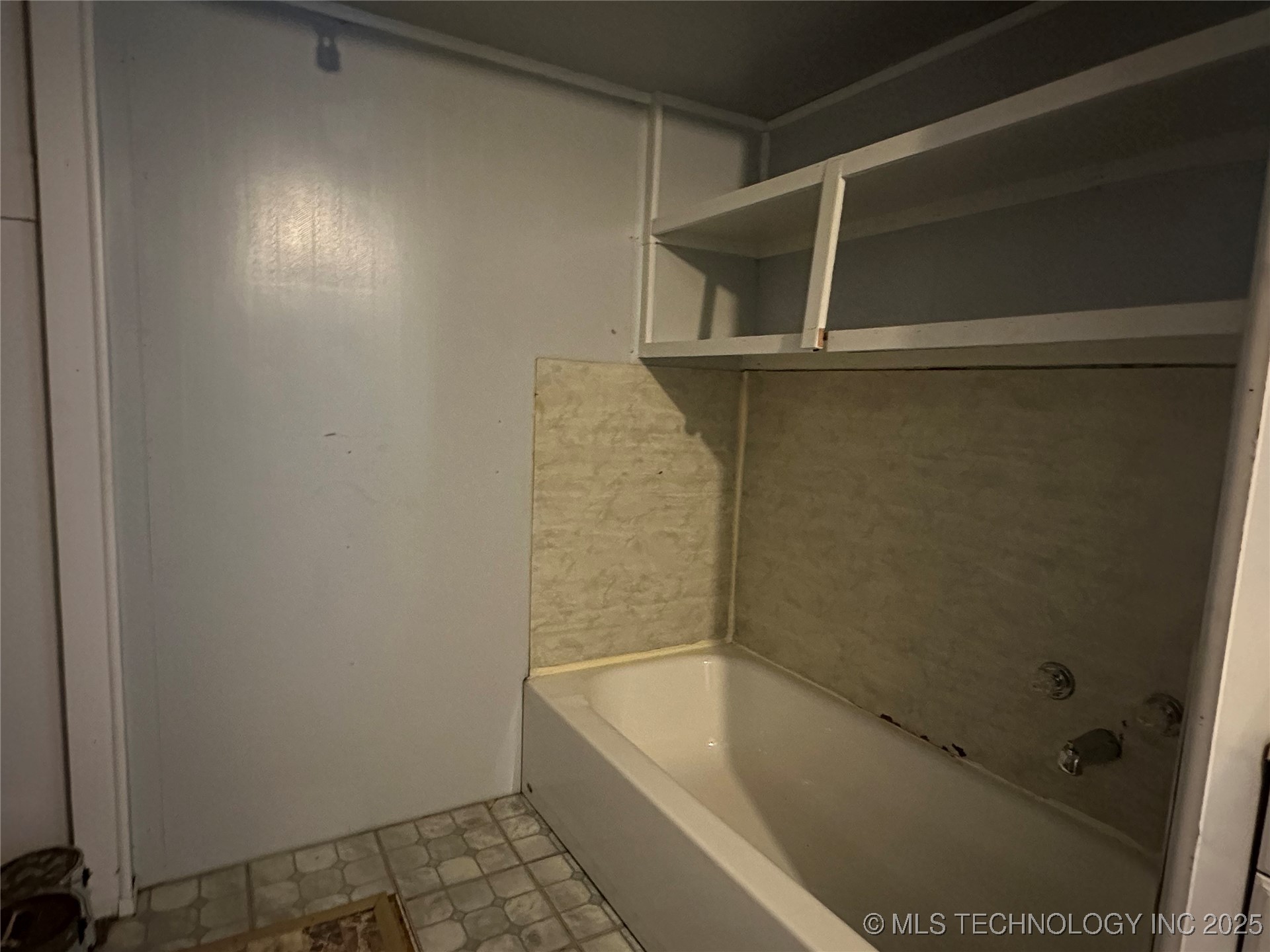 1400 W Seneca Street Property Photo 11