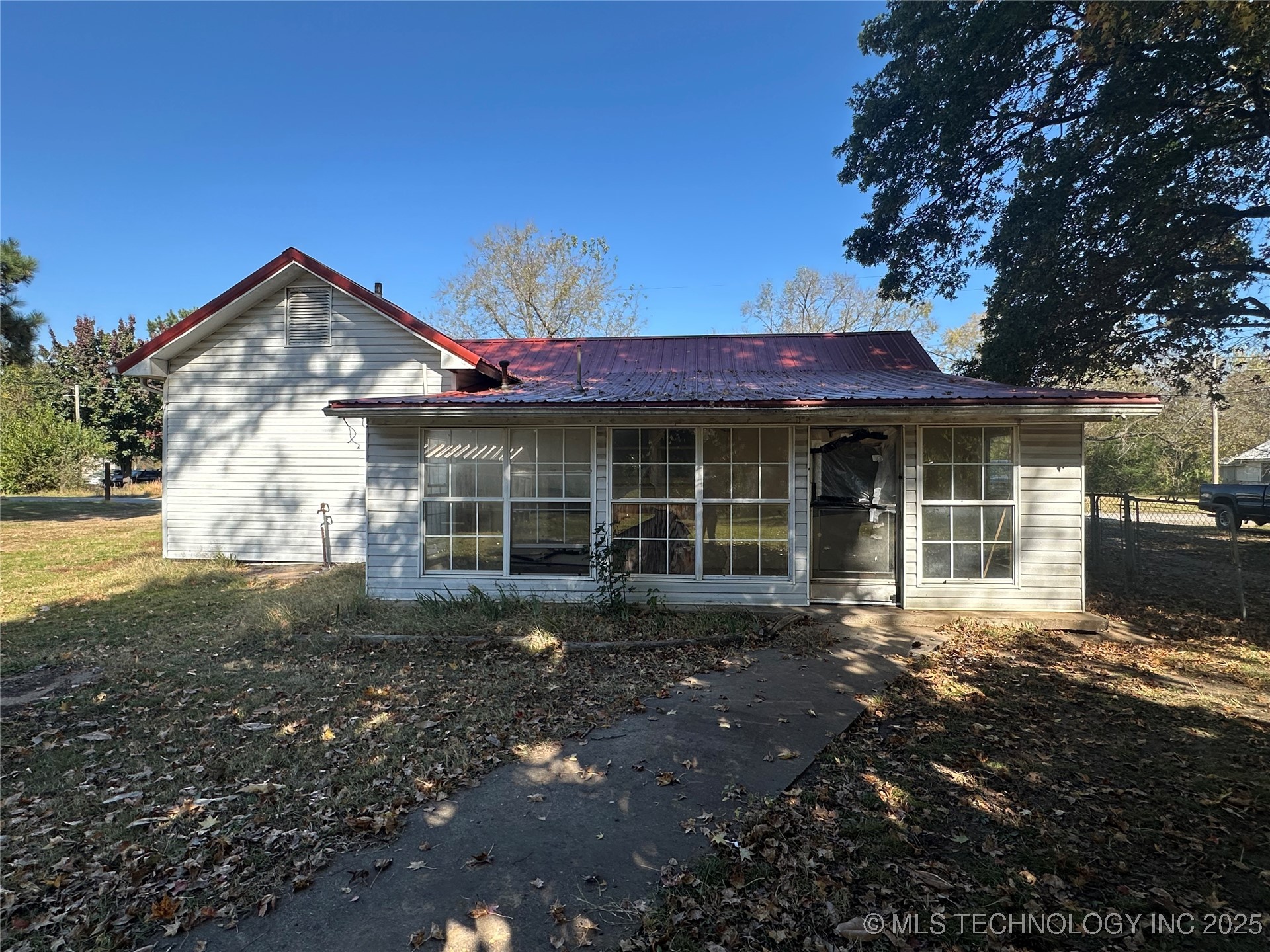 1400 W Seneca Street Property Photo 14