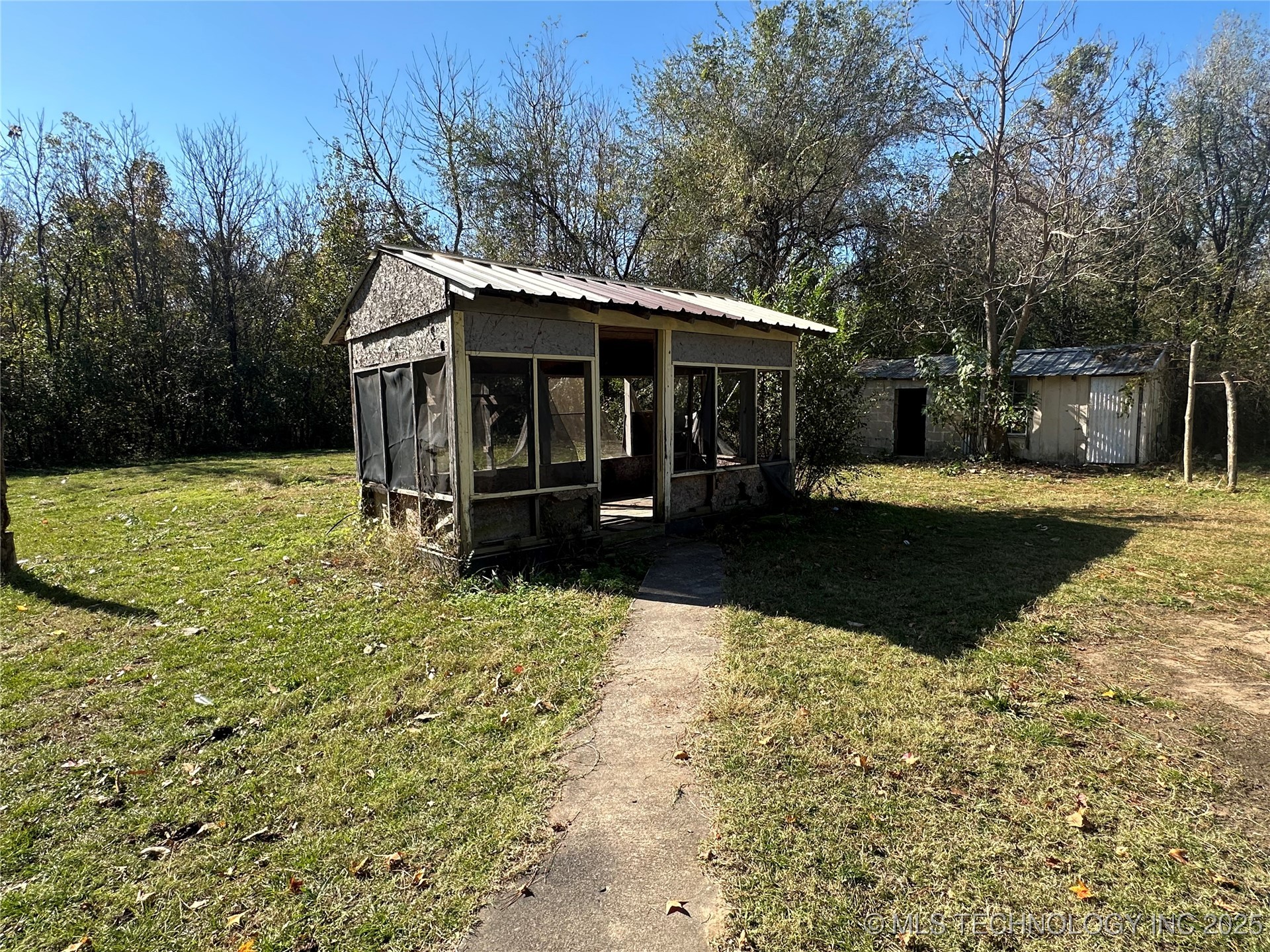 1400 W Seneca Street Property Photo 17