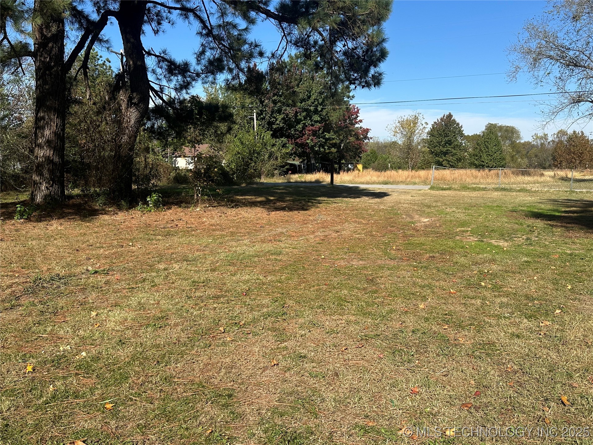 1400 W Seneca Street Property Photo 18