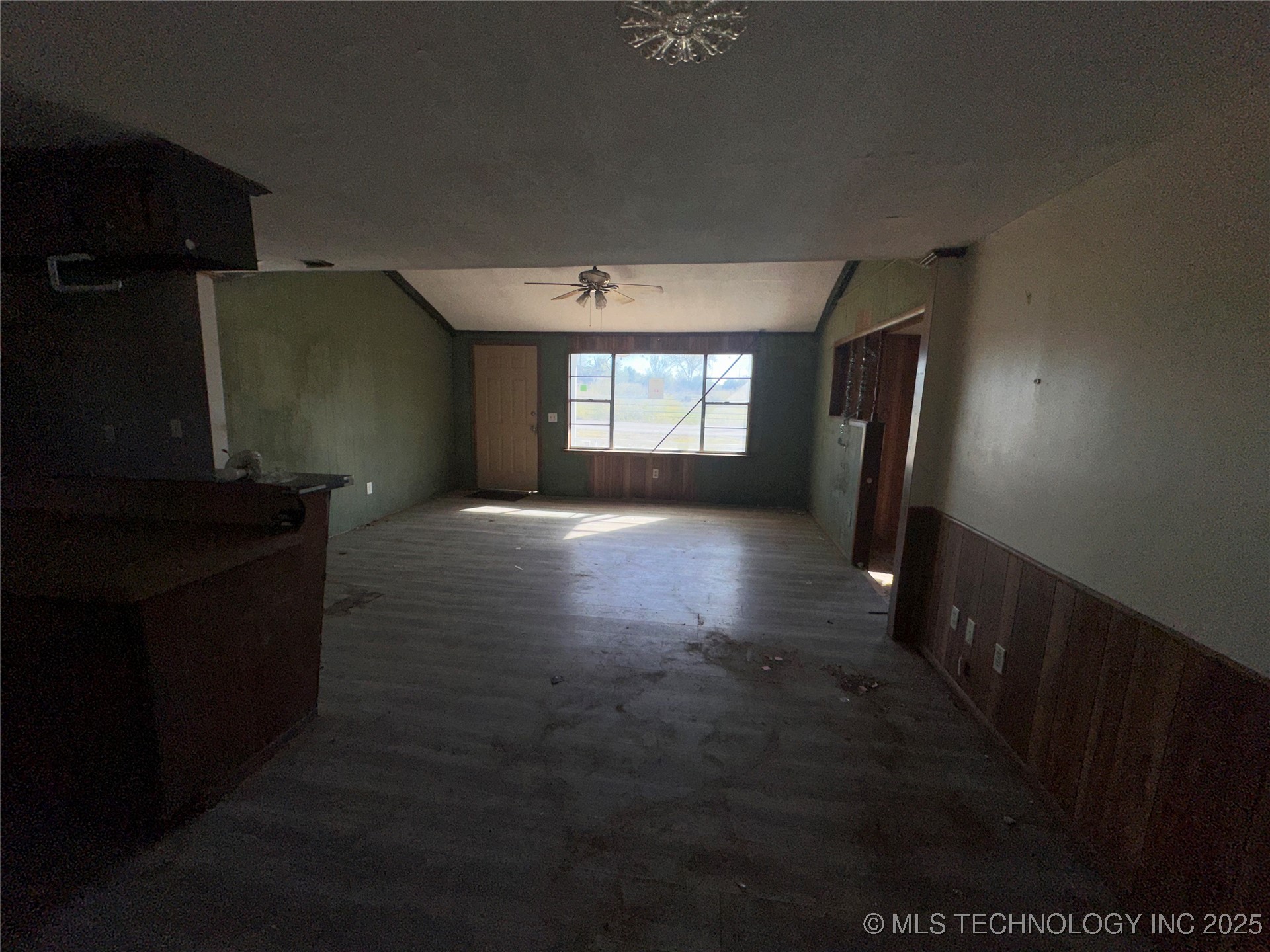 805 E Tejon Avenue Property Photo 2