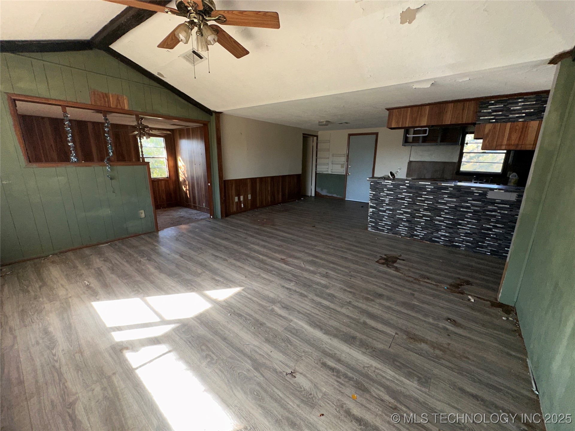 805 E Tejon Avenue Property Photo 3