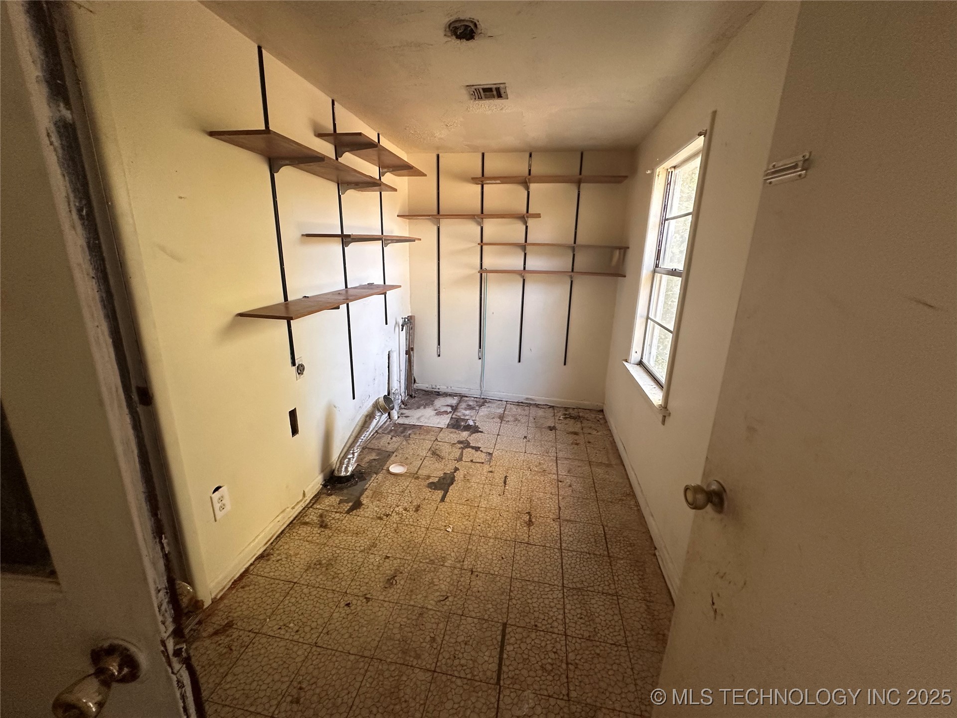 805 E Tejon Avenue Property Photo 4