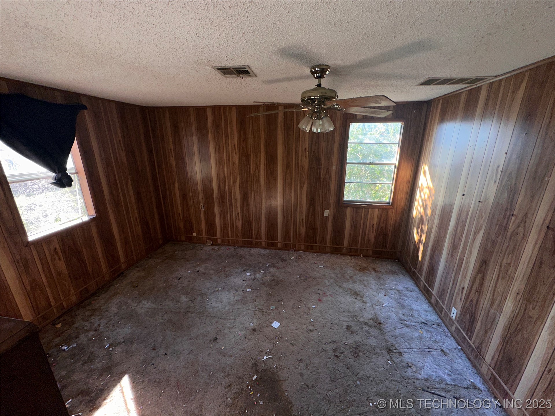 805 E Tejon Avenue Property Photo 5