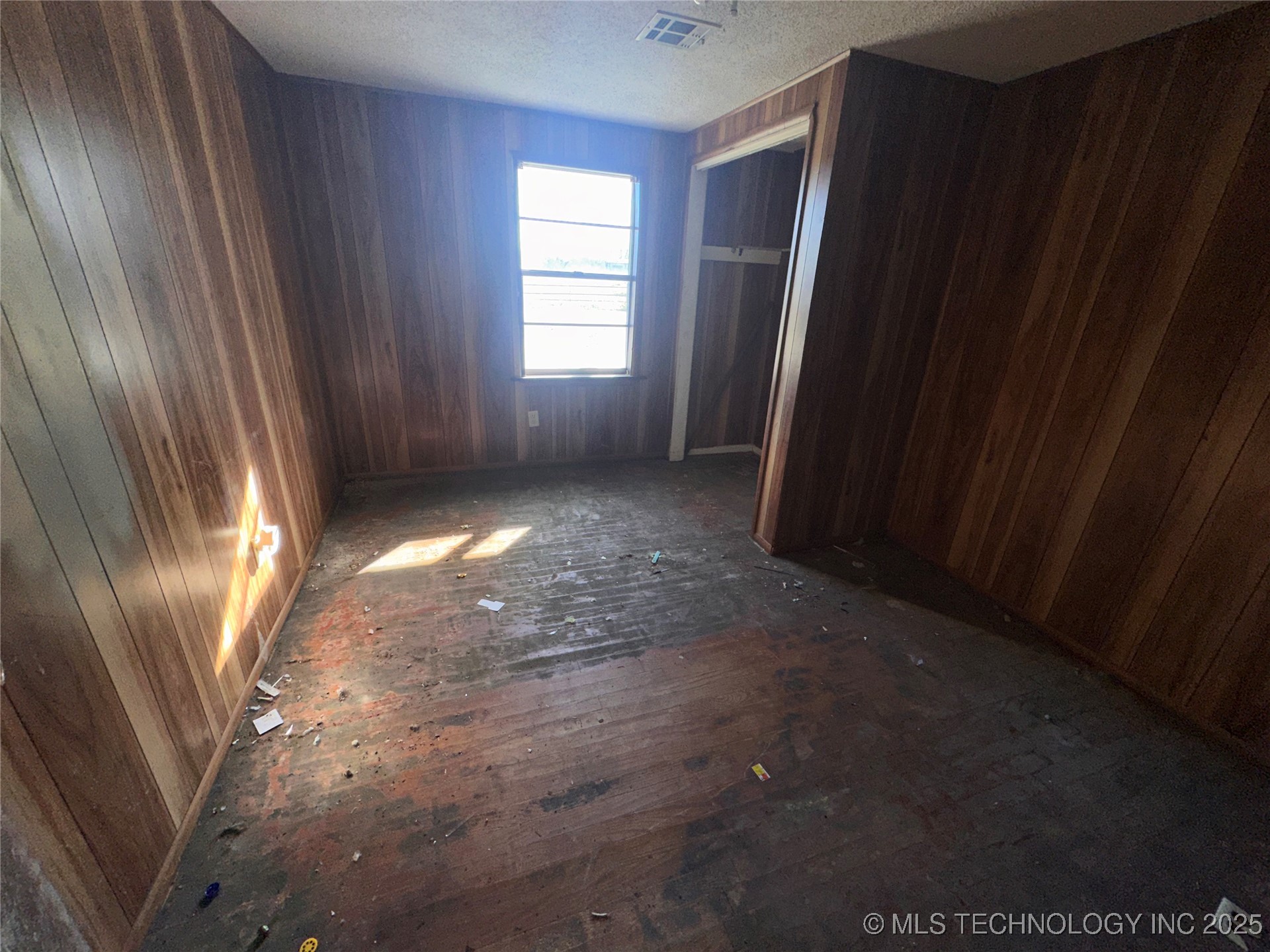 805 E Tejon Avenue Property Photo 6