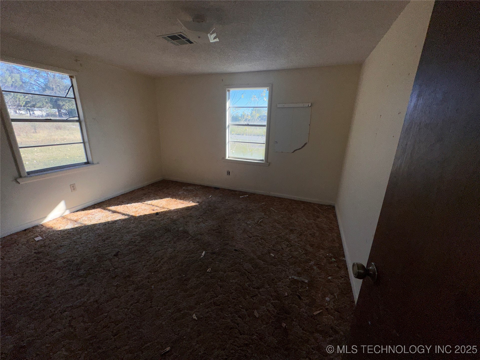 805 E Tejon Avenue Property Photo 8