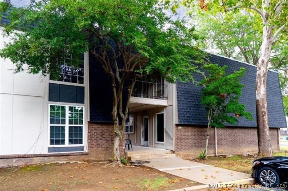 6812 S Toledo Avenue 311 Property Photo 1