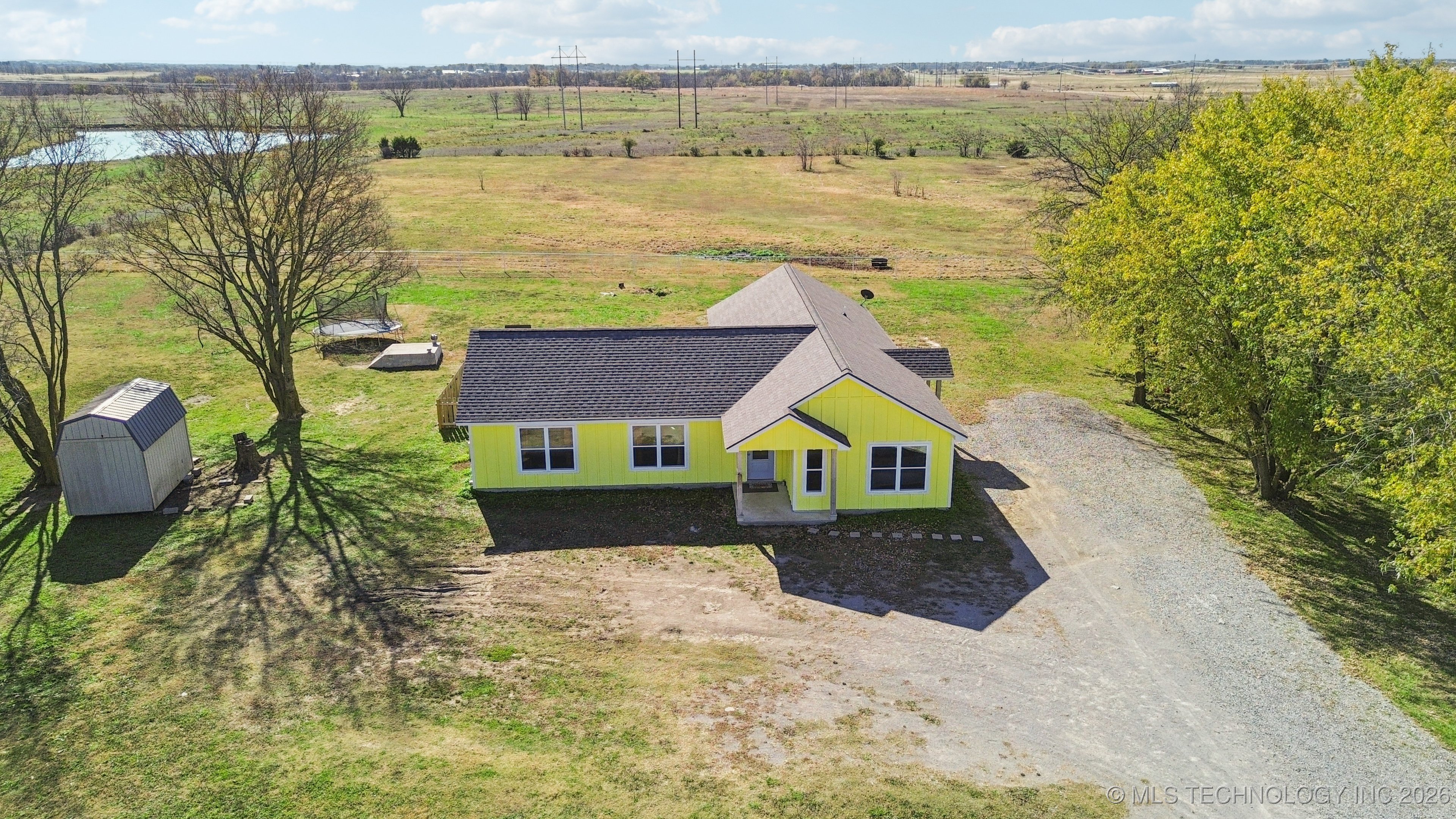 2152 E 430 Road Property Photo 5