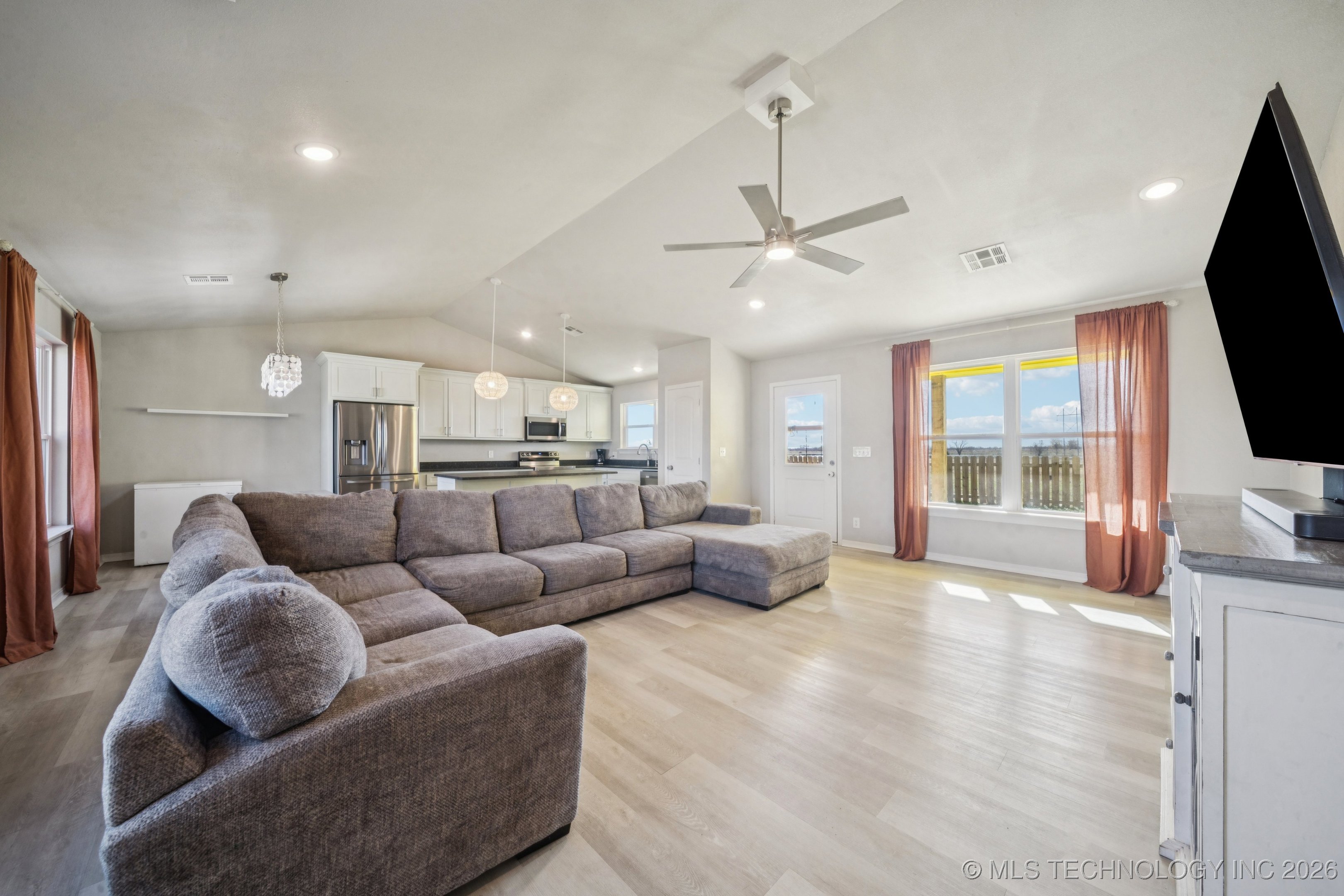 2152 E 430 Road Property Photo 8