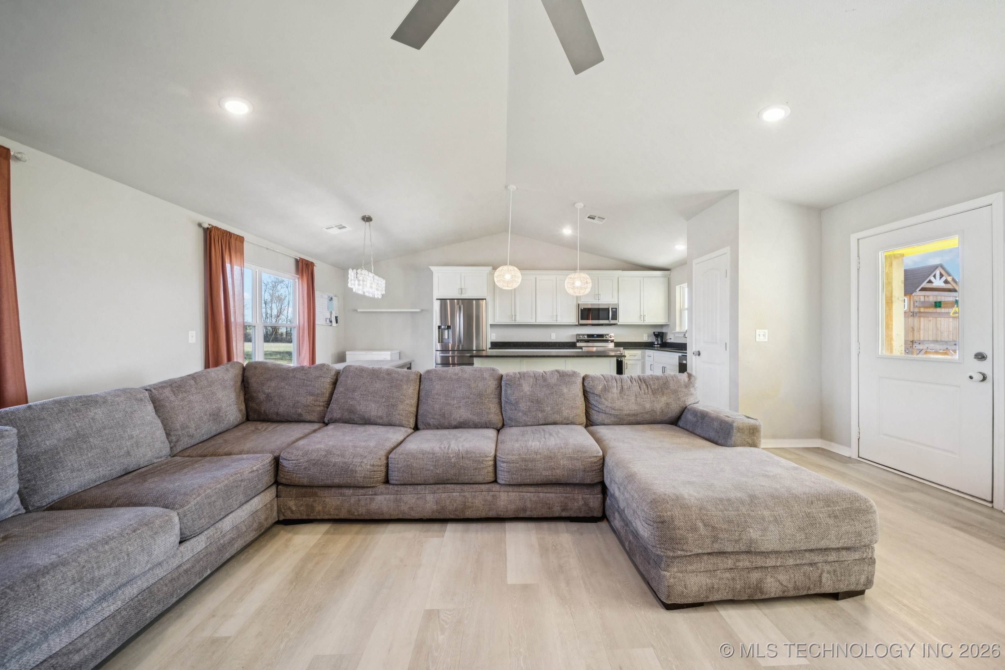 2152 E 430 Road Property Photo 9