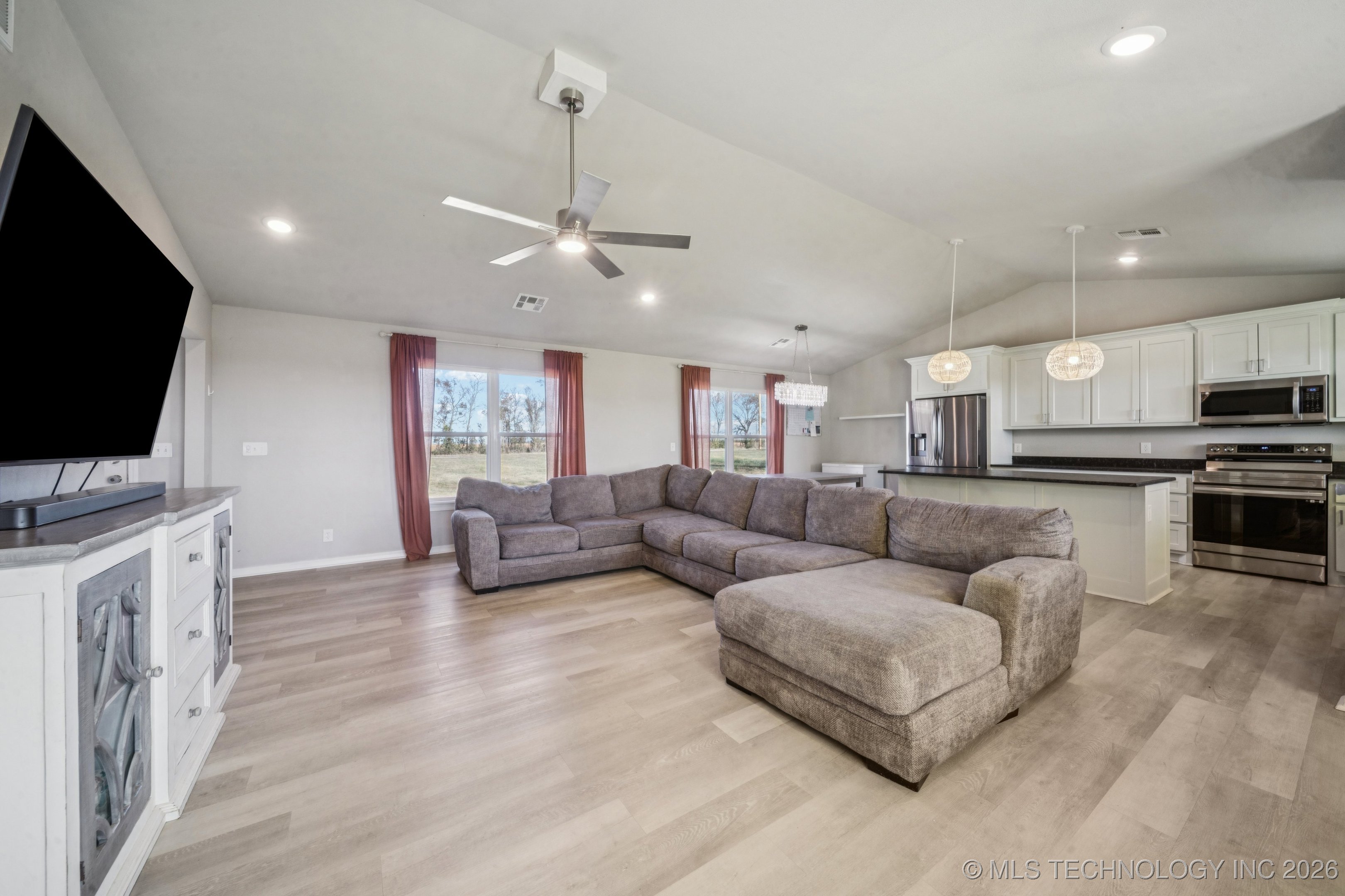 2152 E 430 Road Property Photo 10