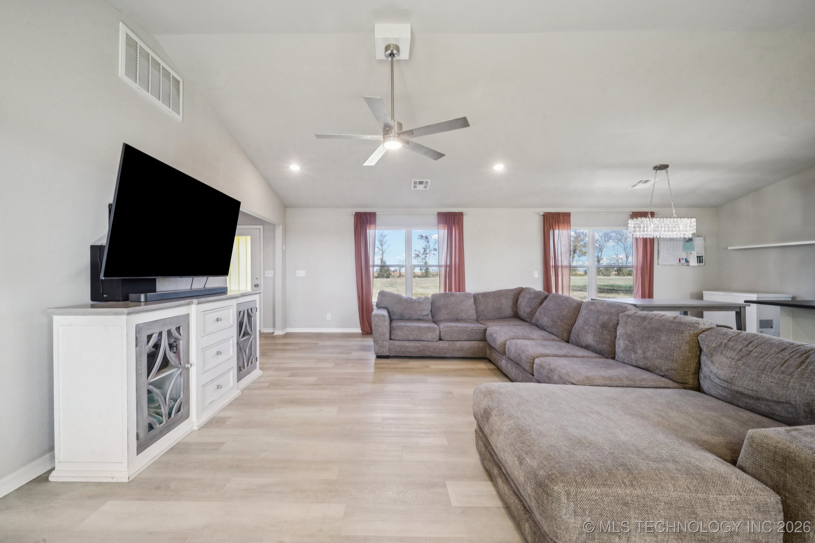 2152 E 430 Road Property Photo 11