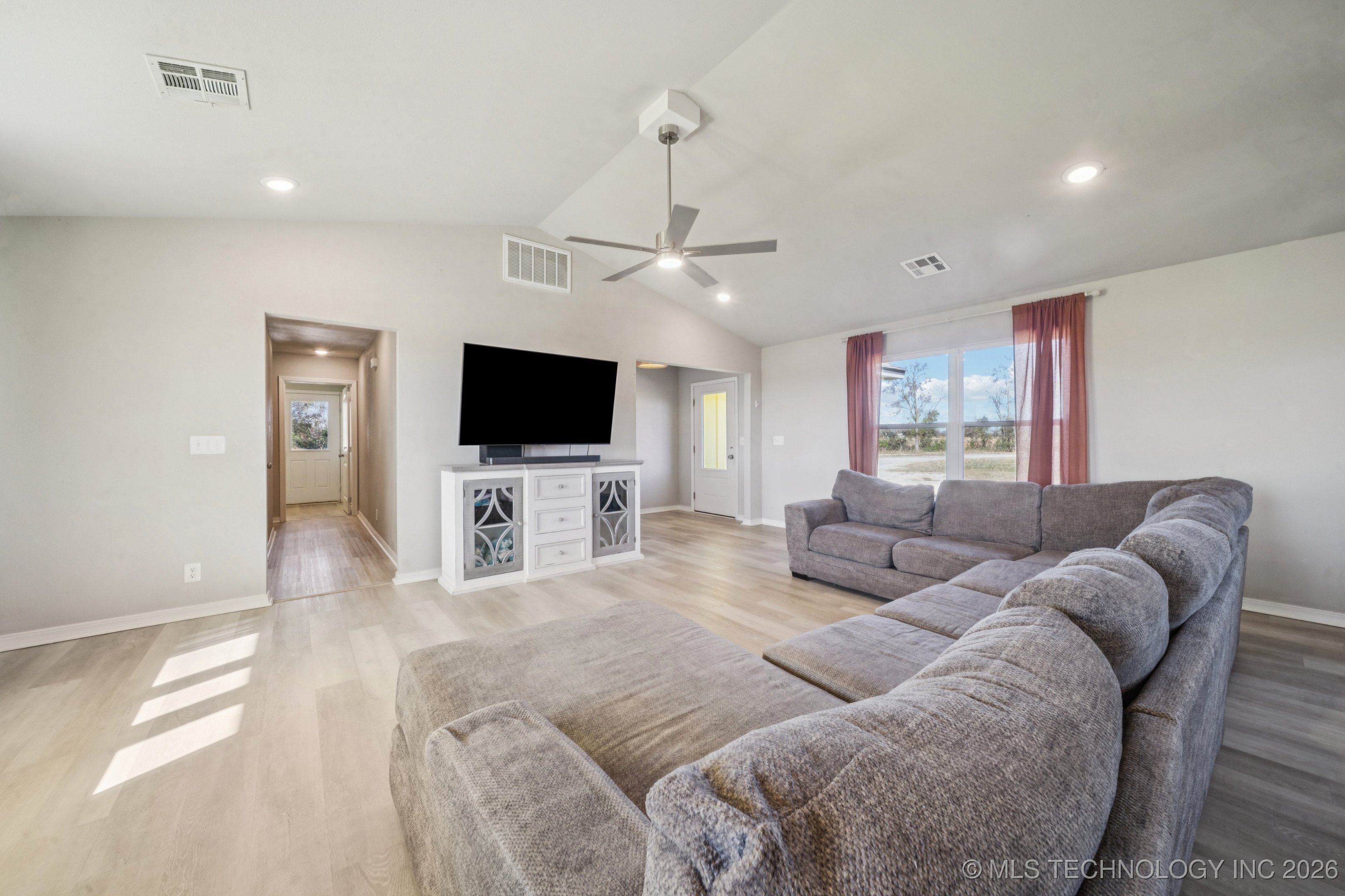 2152 E 430 Road Property Photo 12