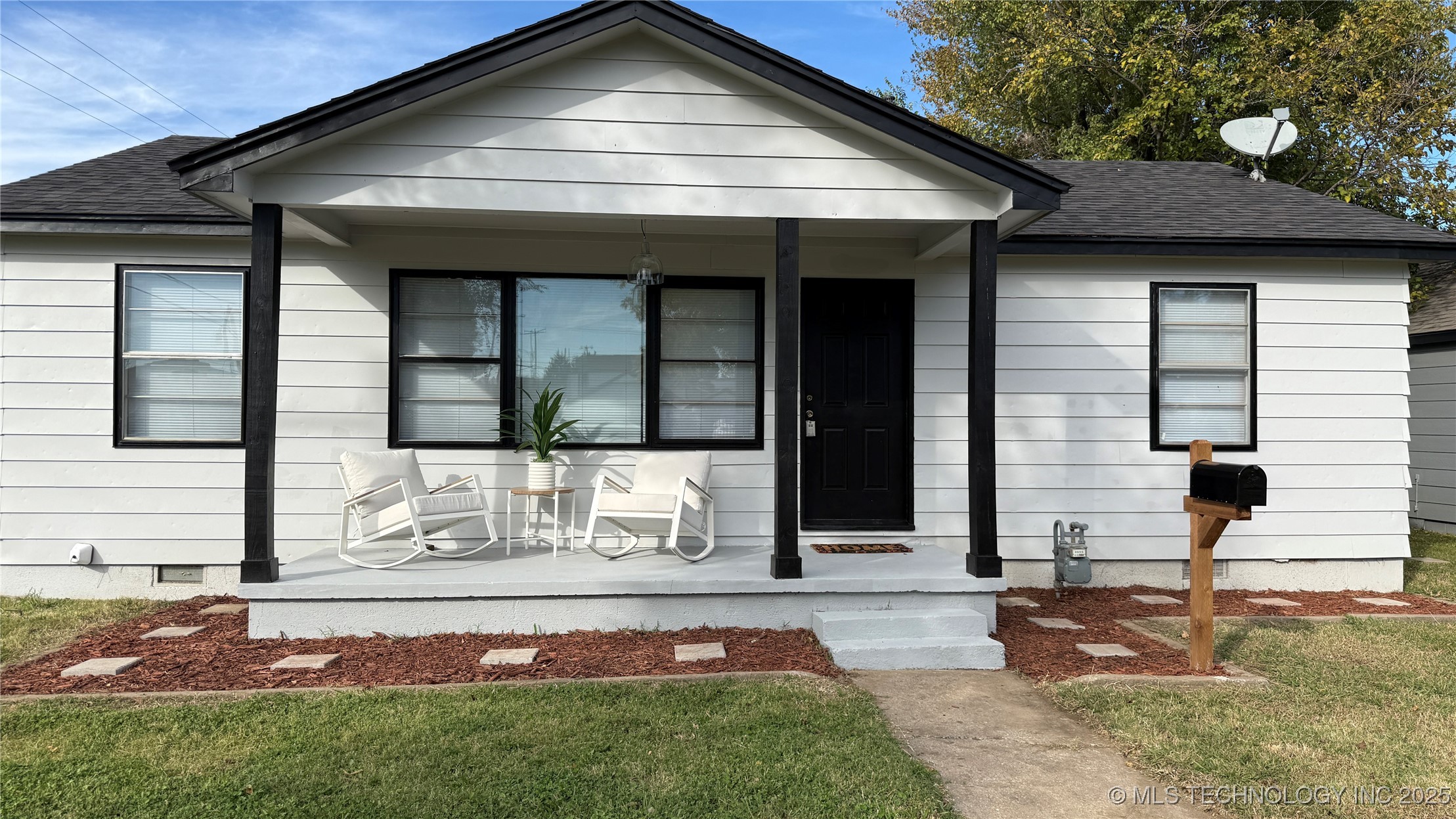 6701 E 9th Street Property Photo 1