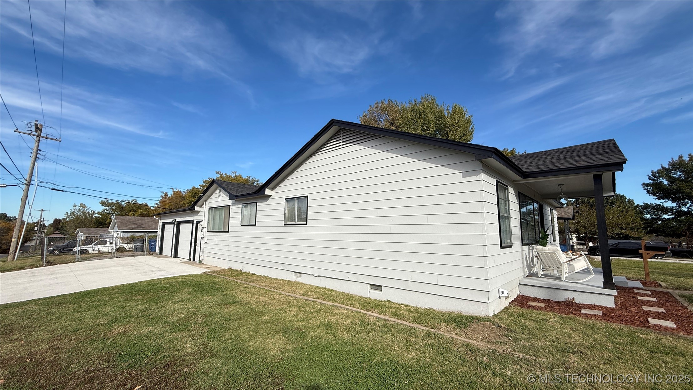 6701 E 9th Street Property Photo 3