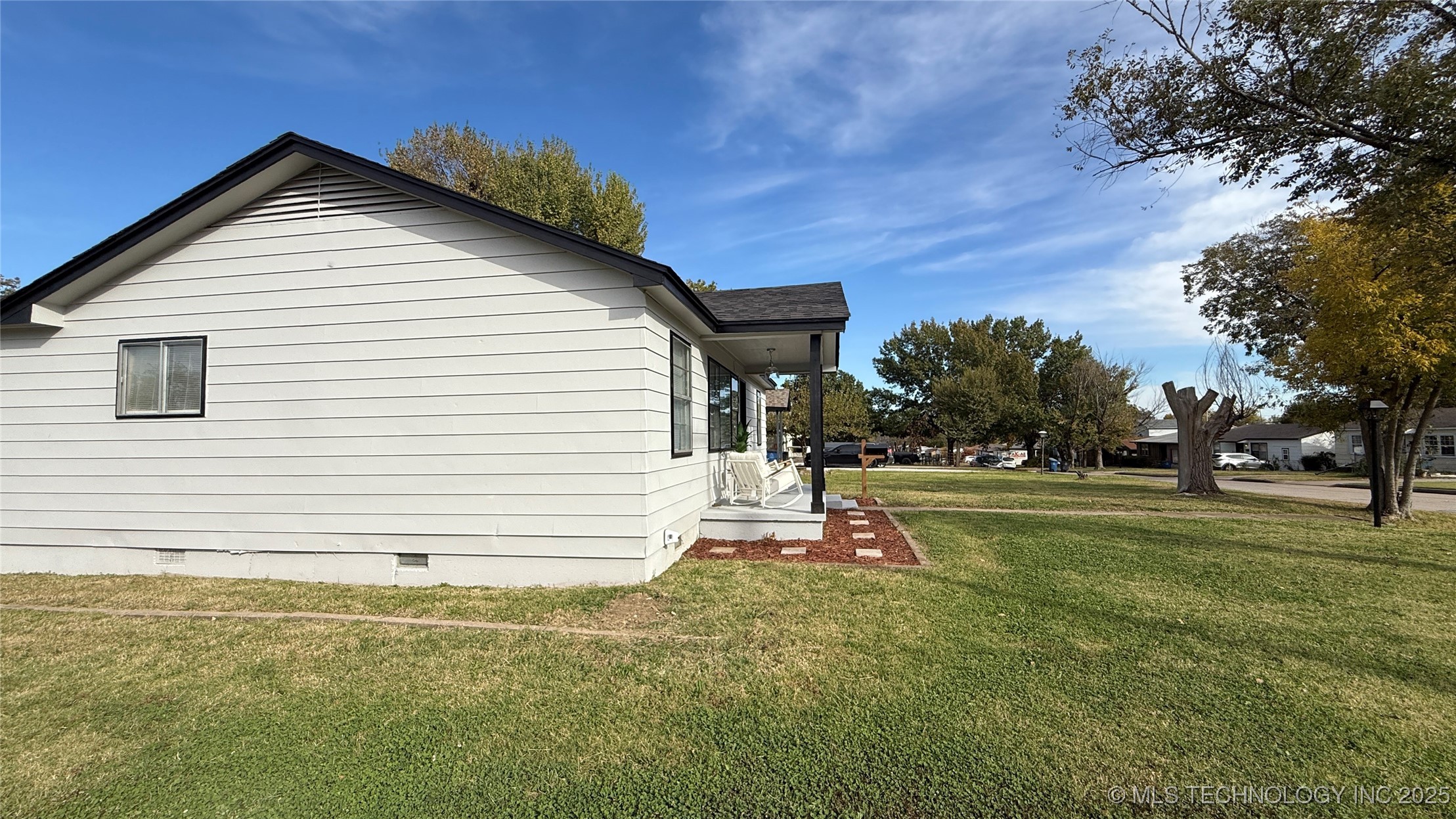 6701 E 9th Street Property Photo 4