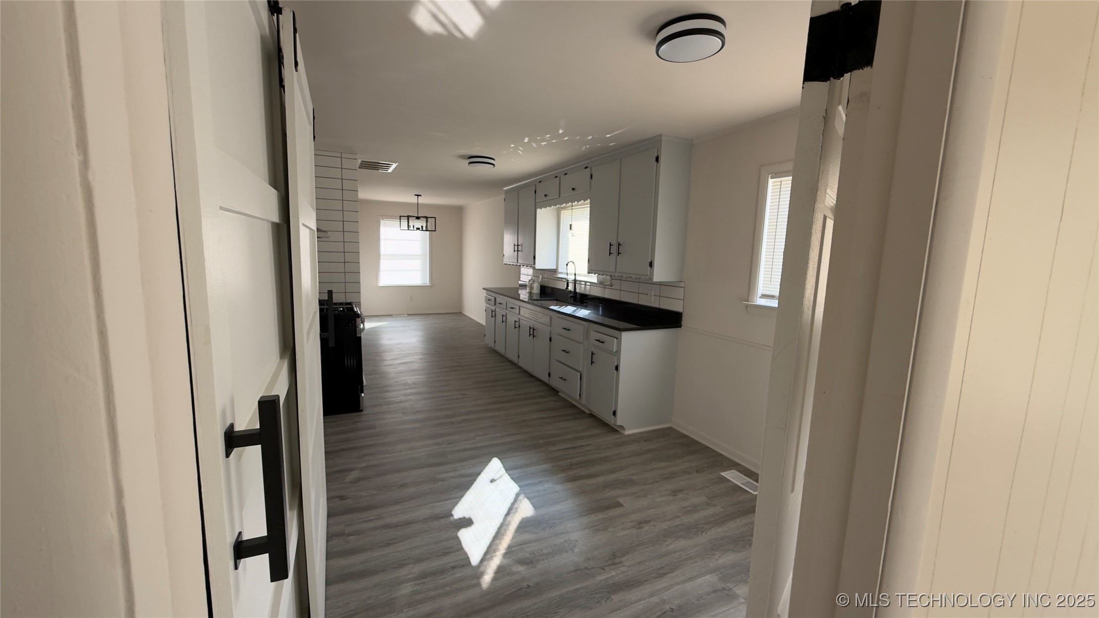 6701 E 9th Street Property Photo 10