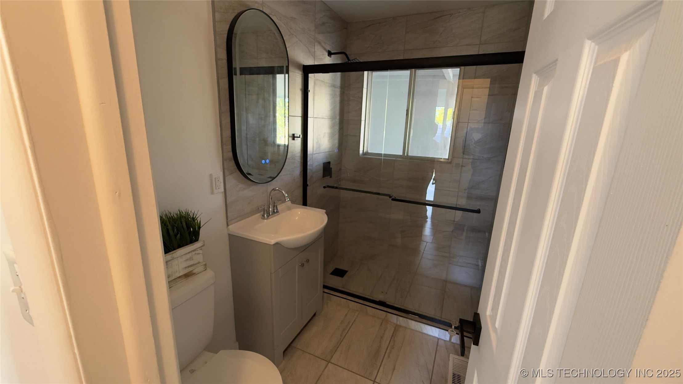 6701 E 9th Street Property Photo 12