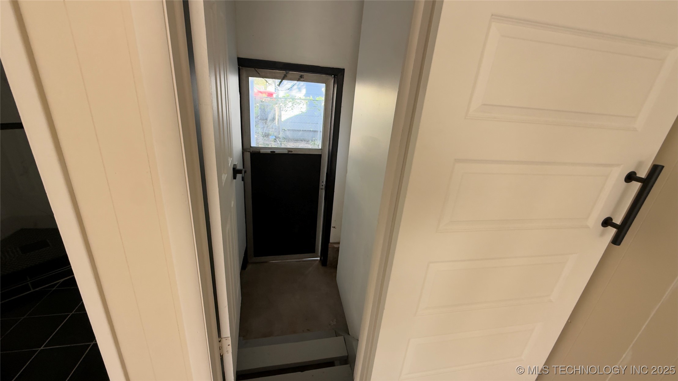 6701 E 9th Street Property Photo 17