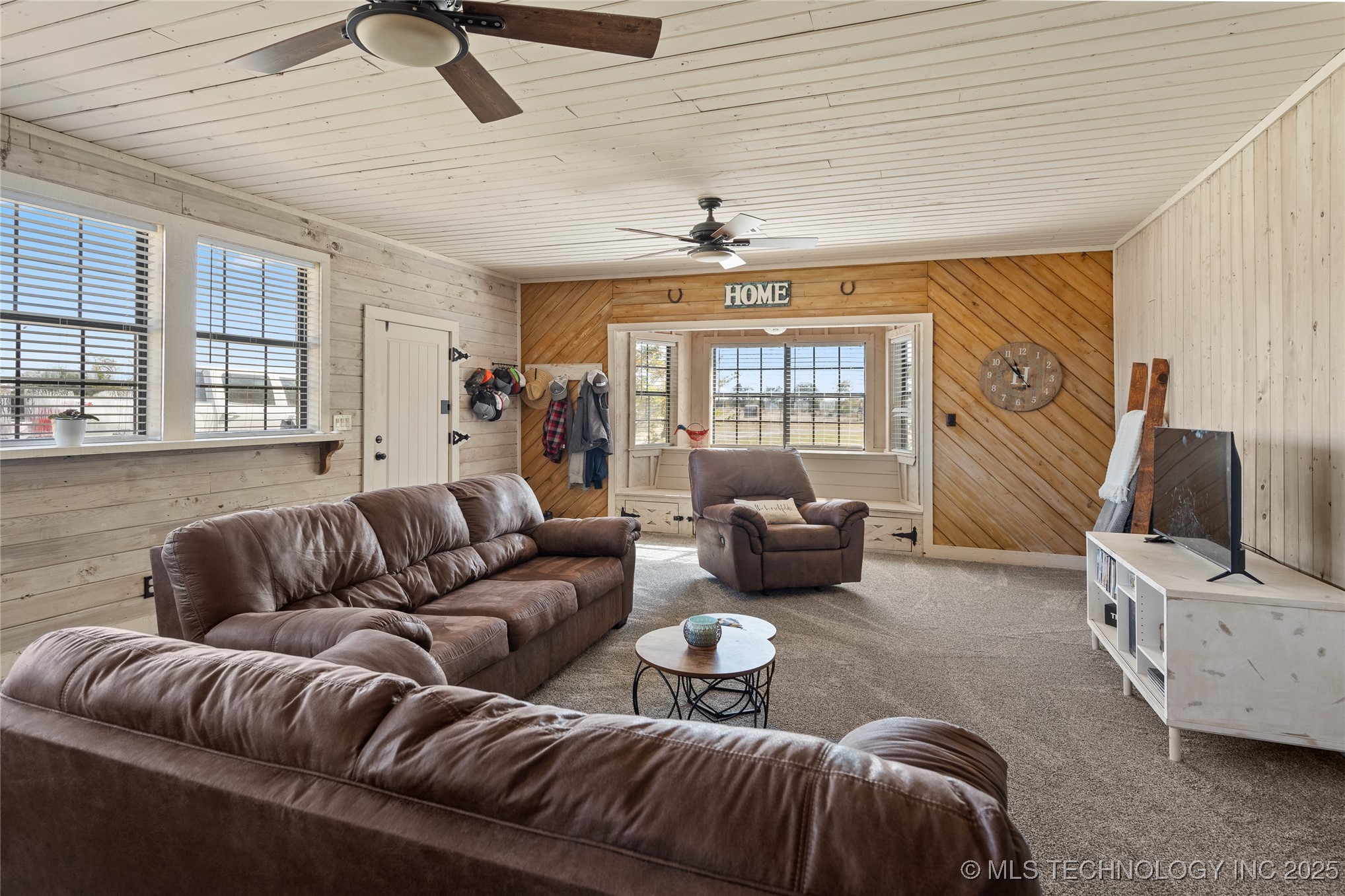 441 Acorn Property Photo 9