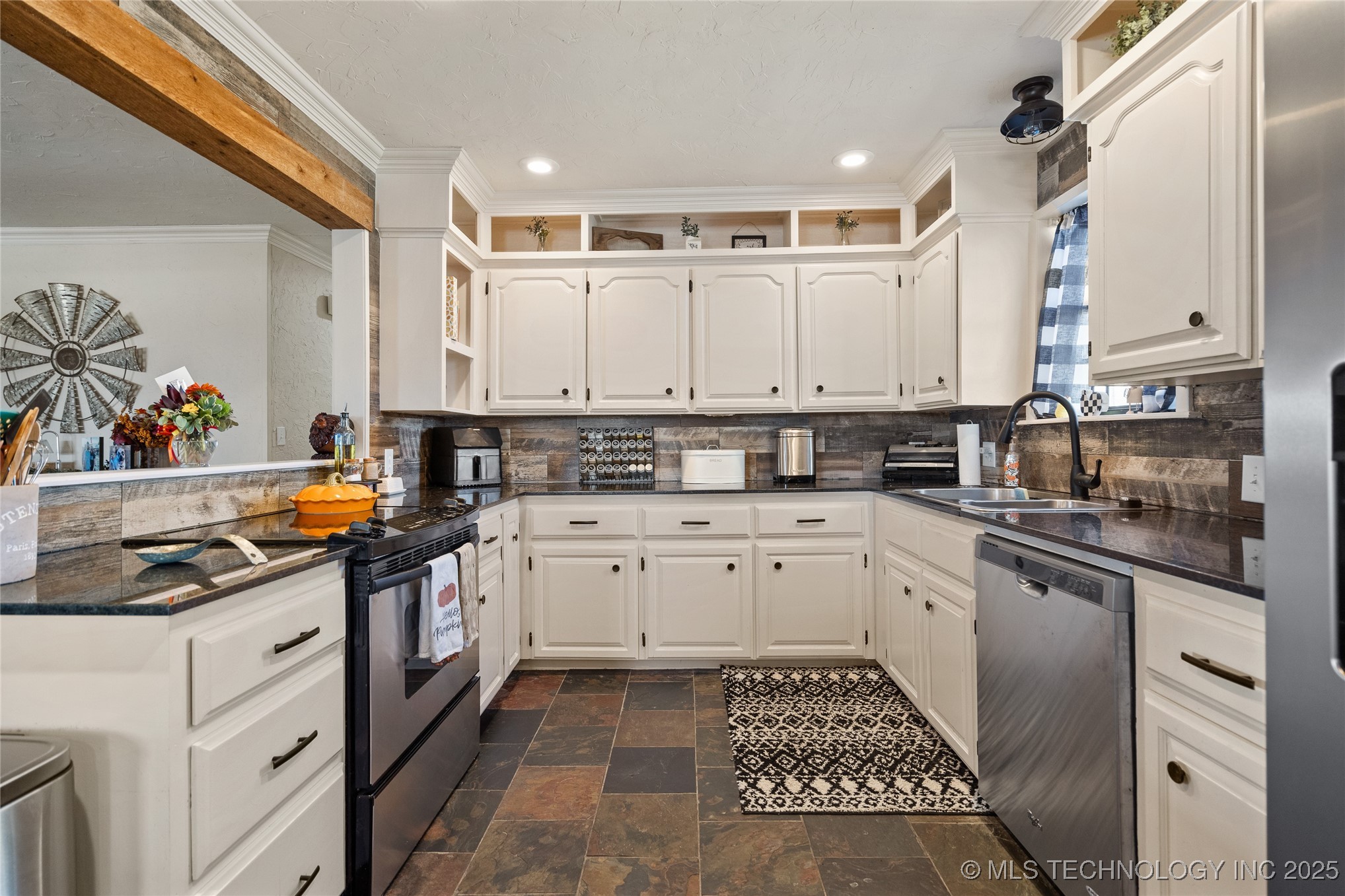 441 Acorn Property Photo 17