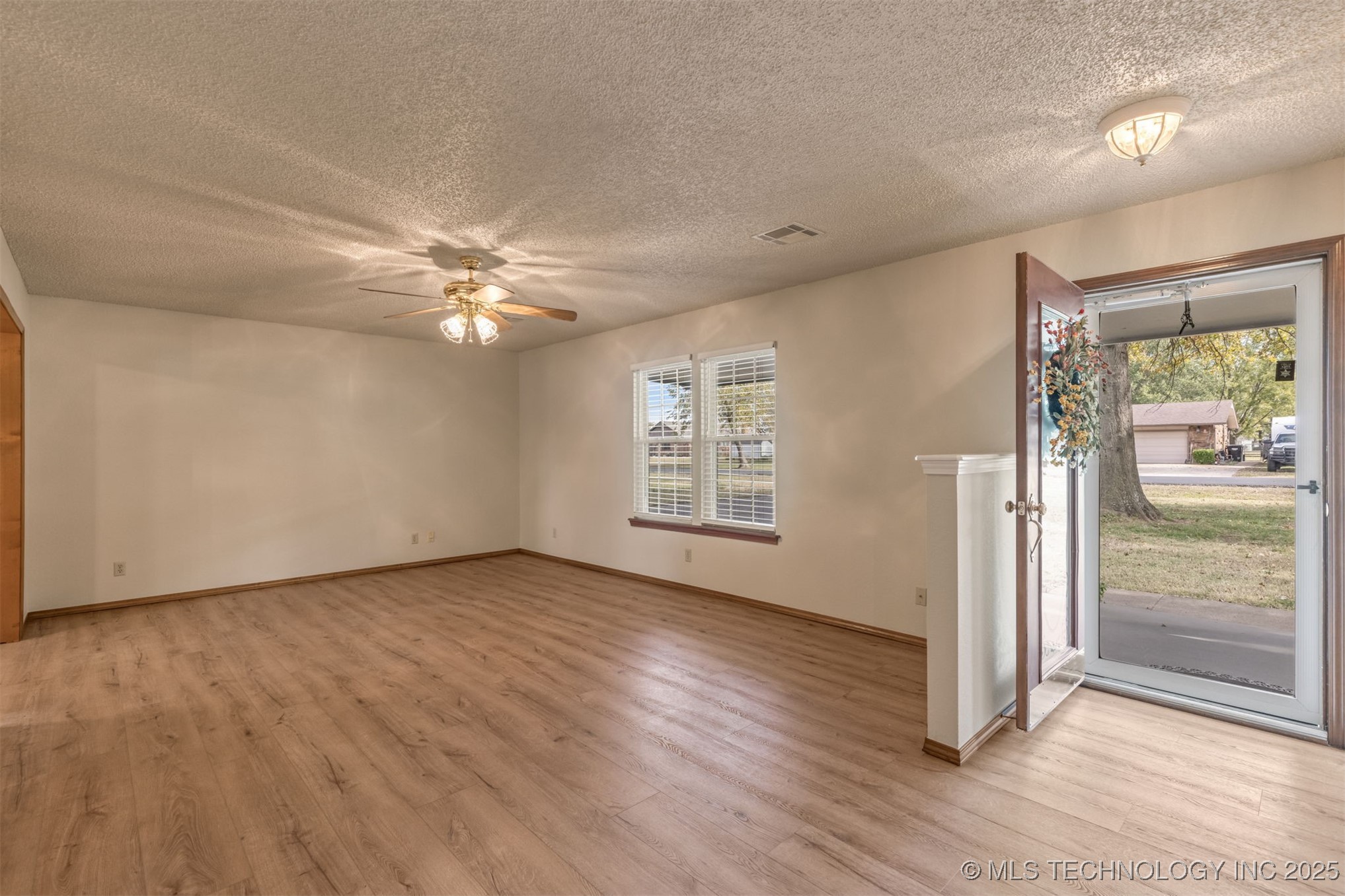 405 N Will Rogers Loop E Property Photo 6