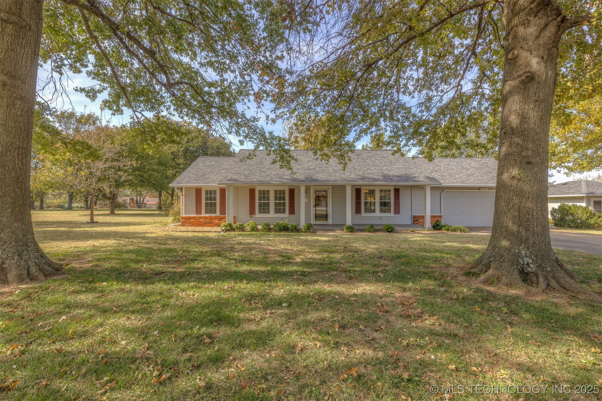 405 N Will Rogers Loop E Property Photo 9