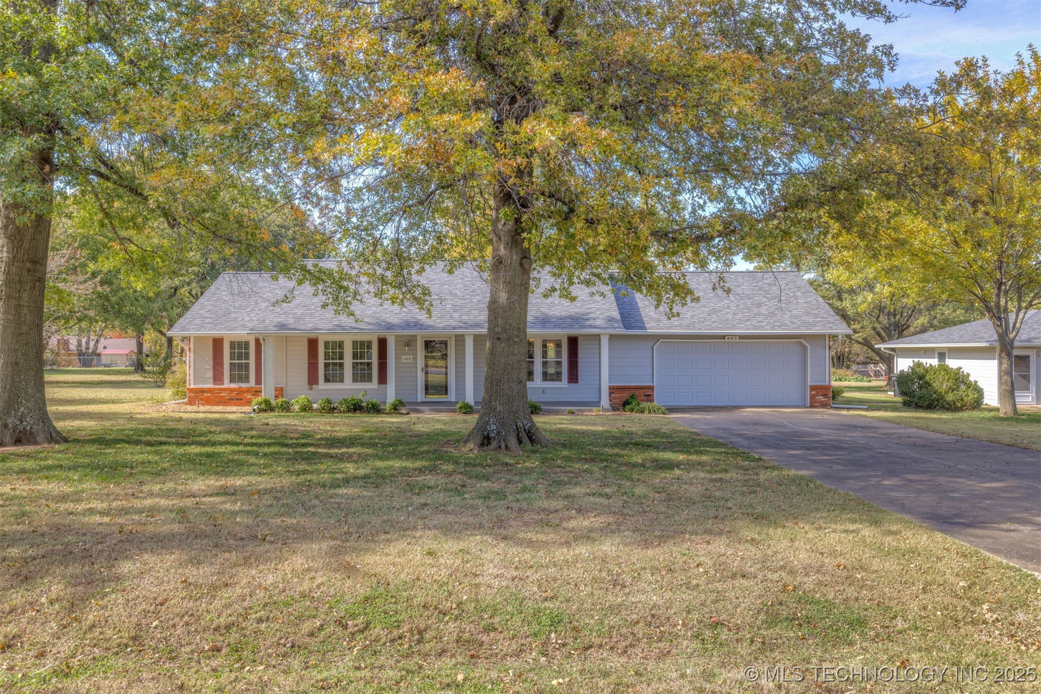 405 N Will Rogers Loop E Property Photo 11