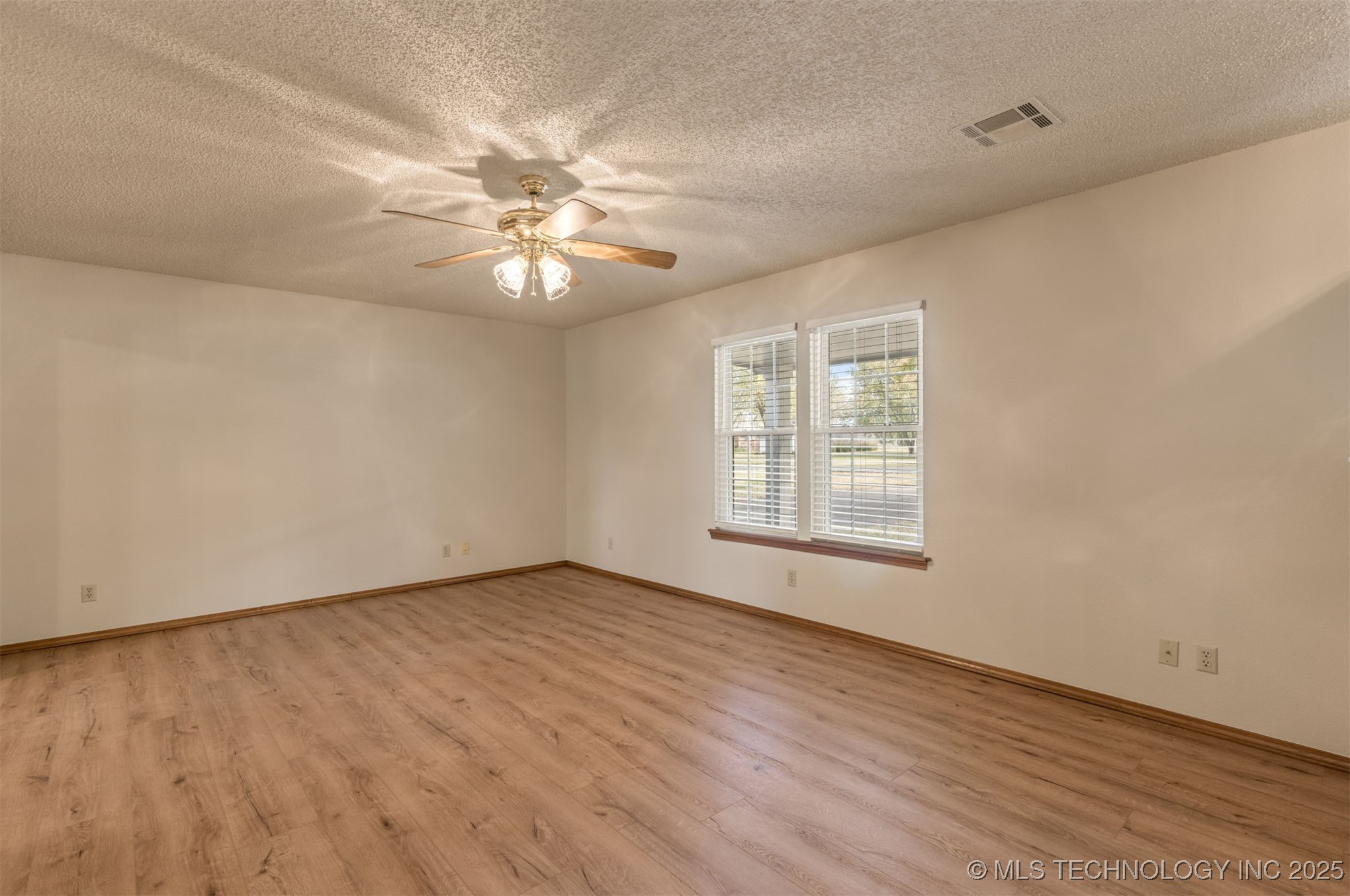 405 N Will Rogers Loop E Property Photo 14