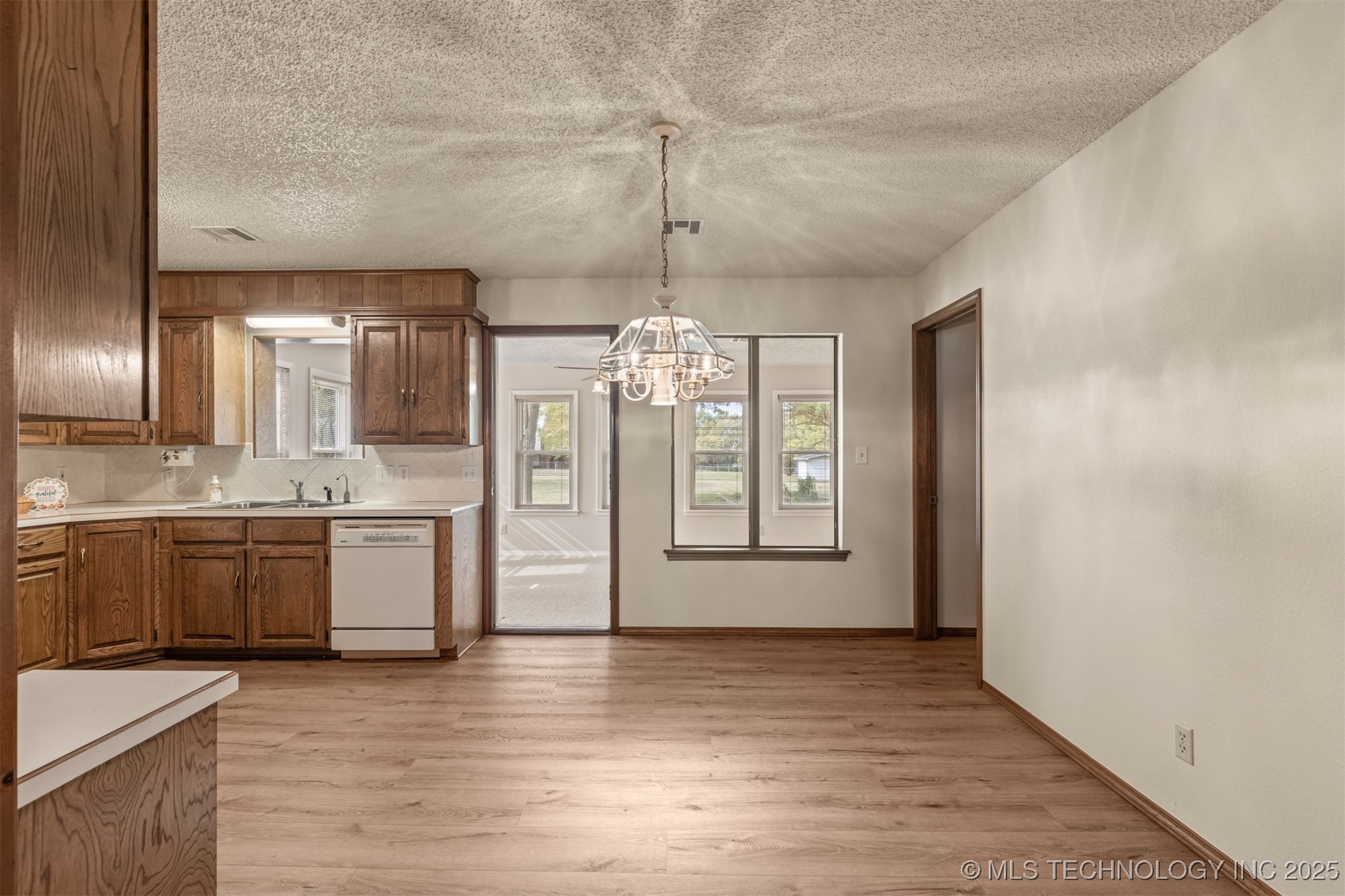 405 N Will Rogers Loop E Property Photo 18