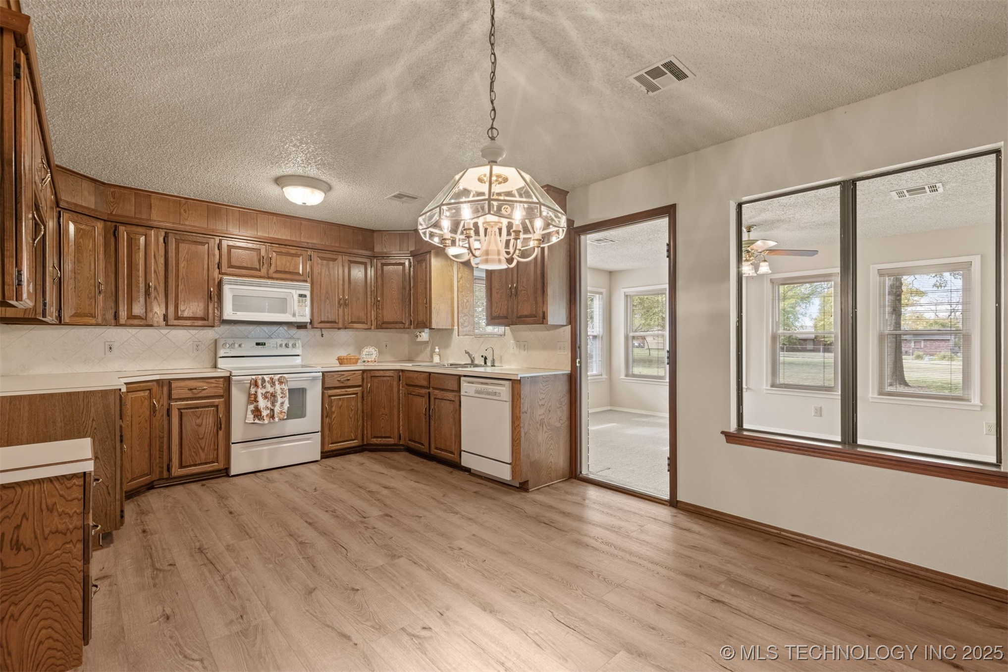 405 N Will Rogers Loop E Property Photo 19