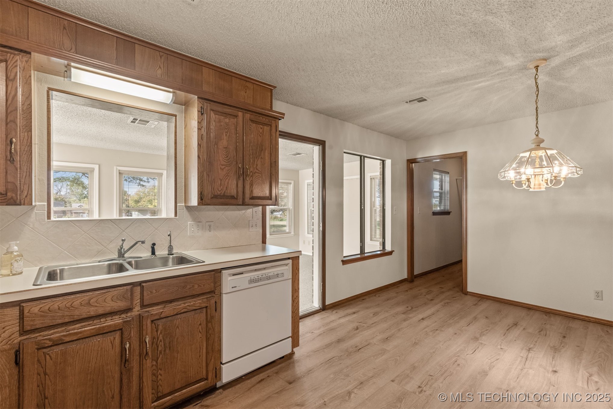 405 N Will Rogers Loop E Property Photo 23