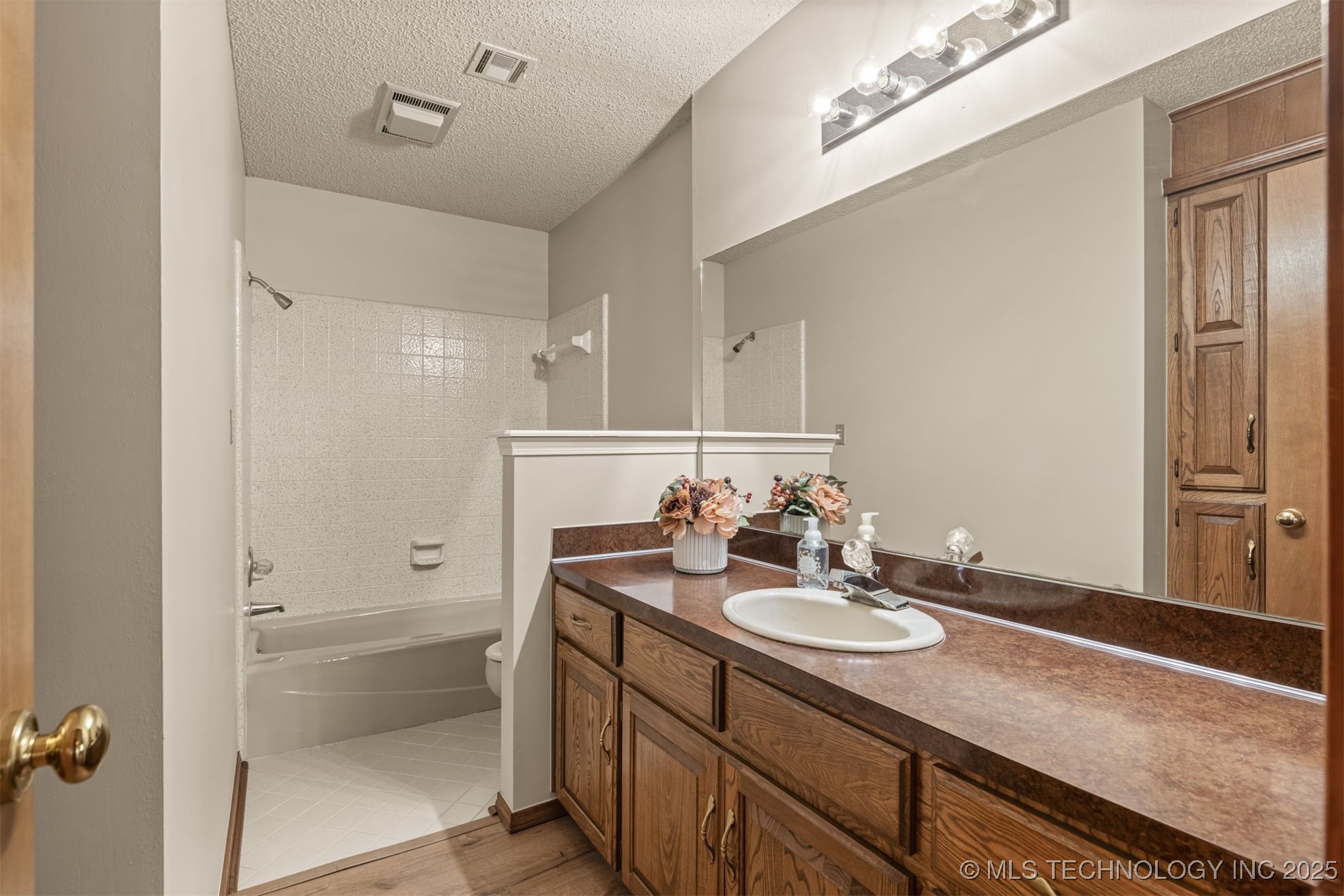 405 N Will Rogers Loop E Property Photo 33