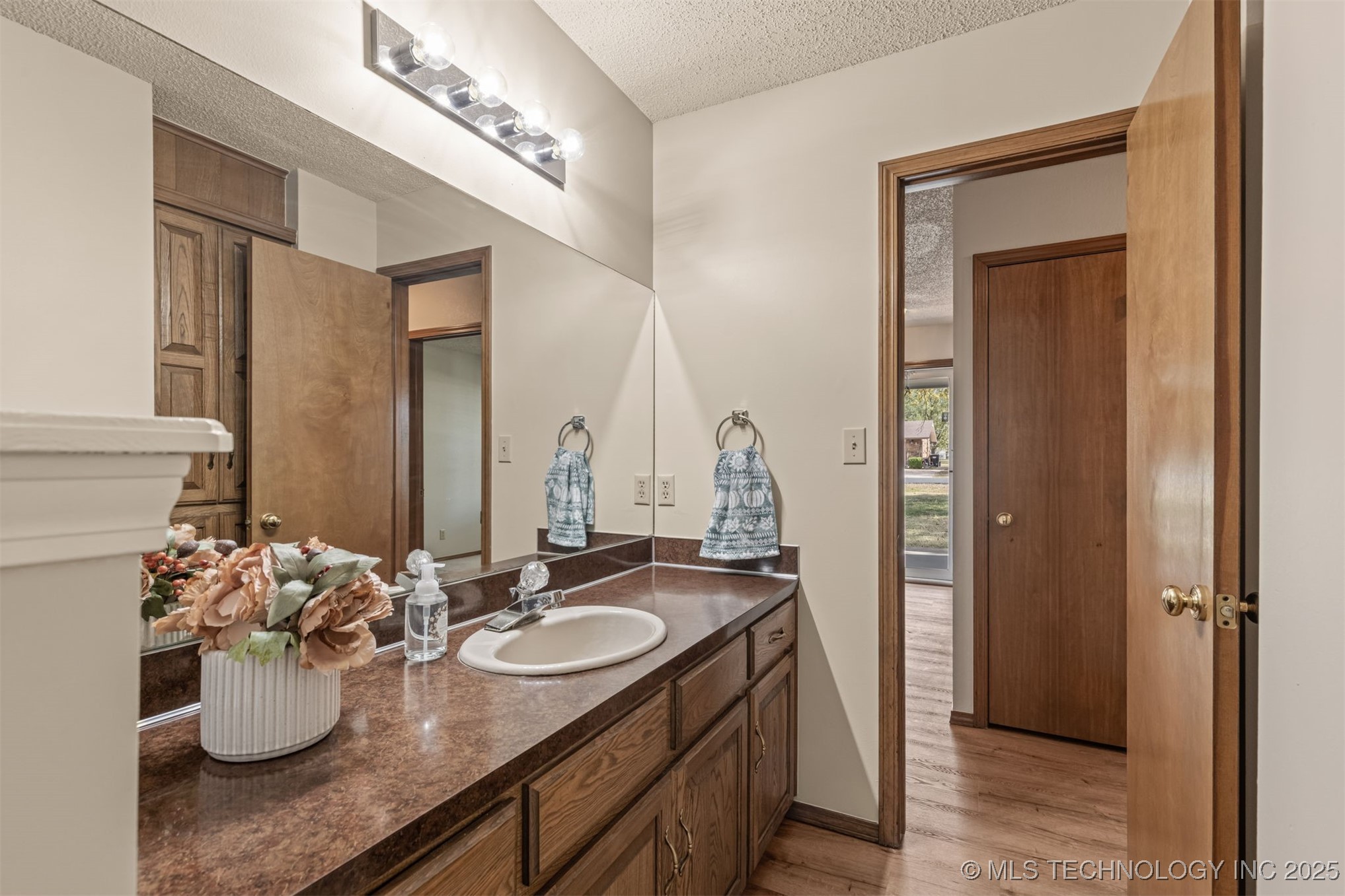 405 N Will Rogers Loop E Property Photo 35