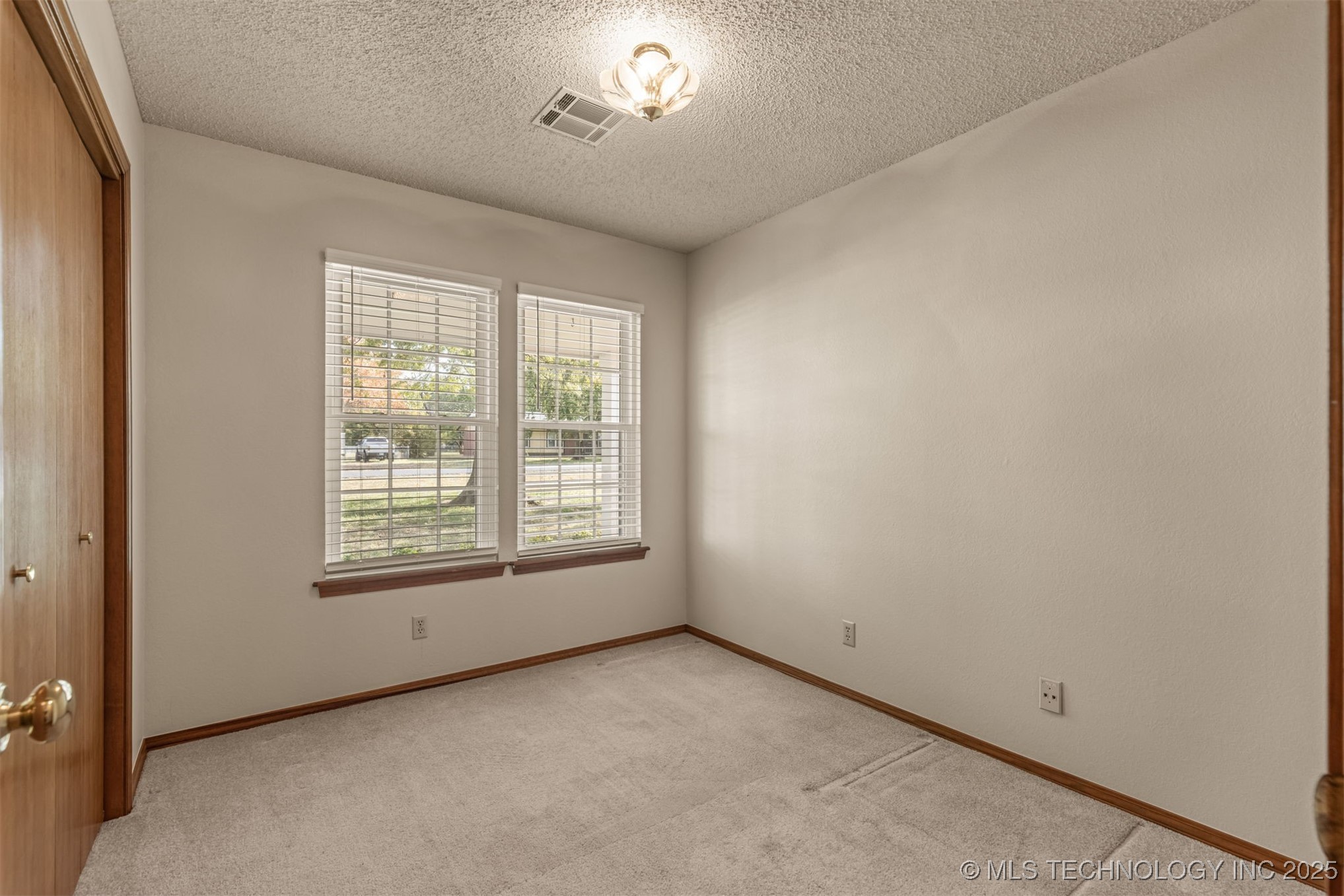 405 N Will Rogers Loop E Property Photo 36