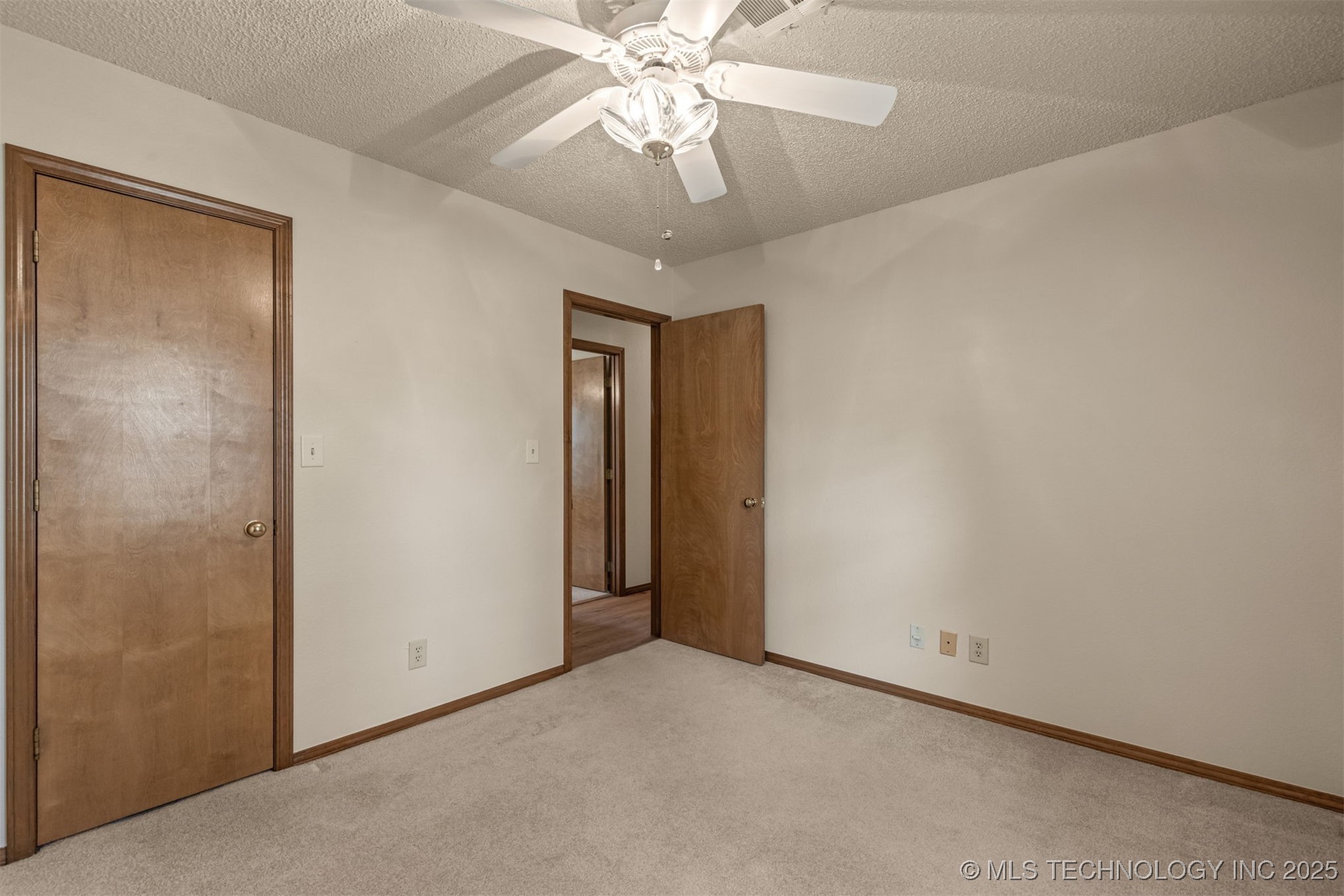 405 N Will Rogers Loop E Property Photo 40