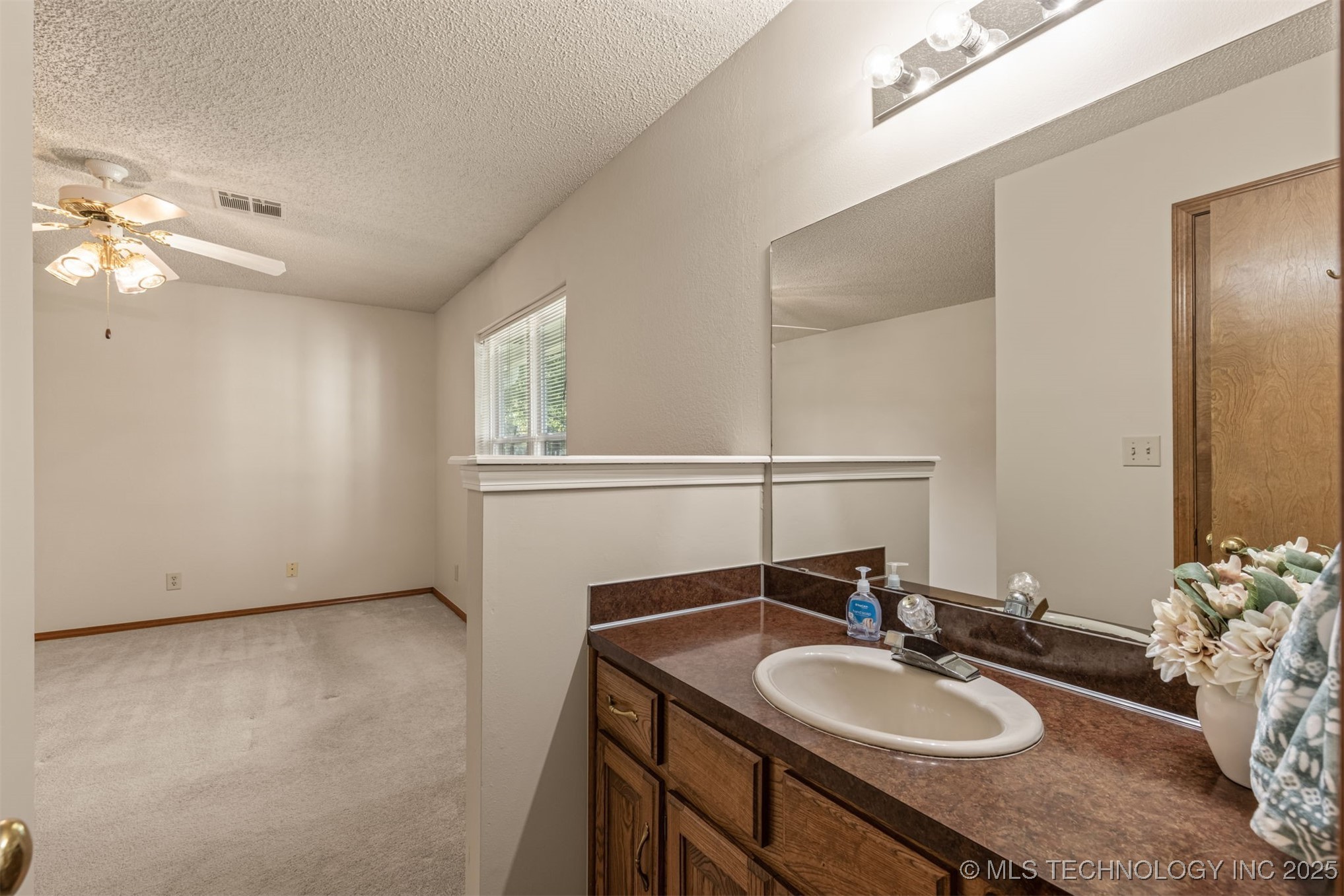 405 N Will Rogers Loop E Property Photo 42