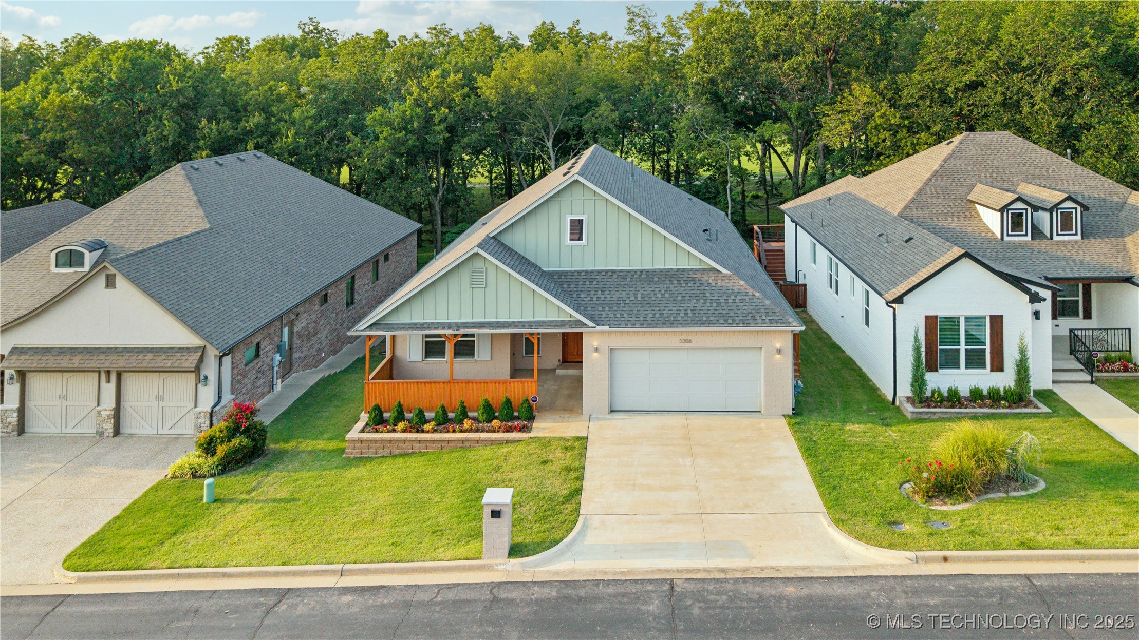 3306 Harbour Town Place Property Photo 1