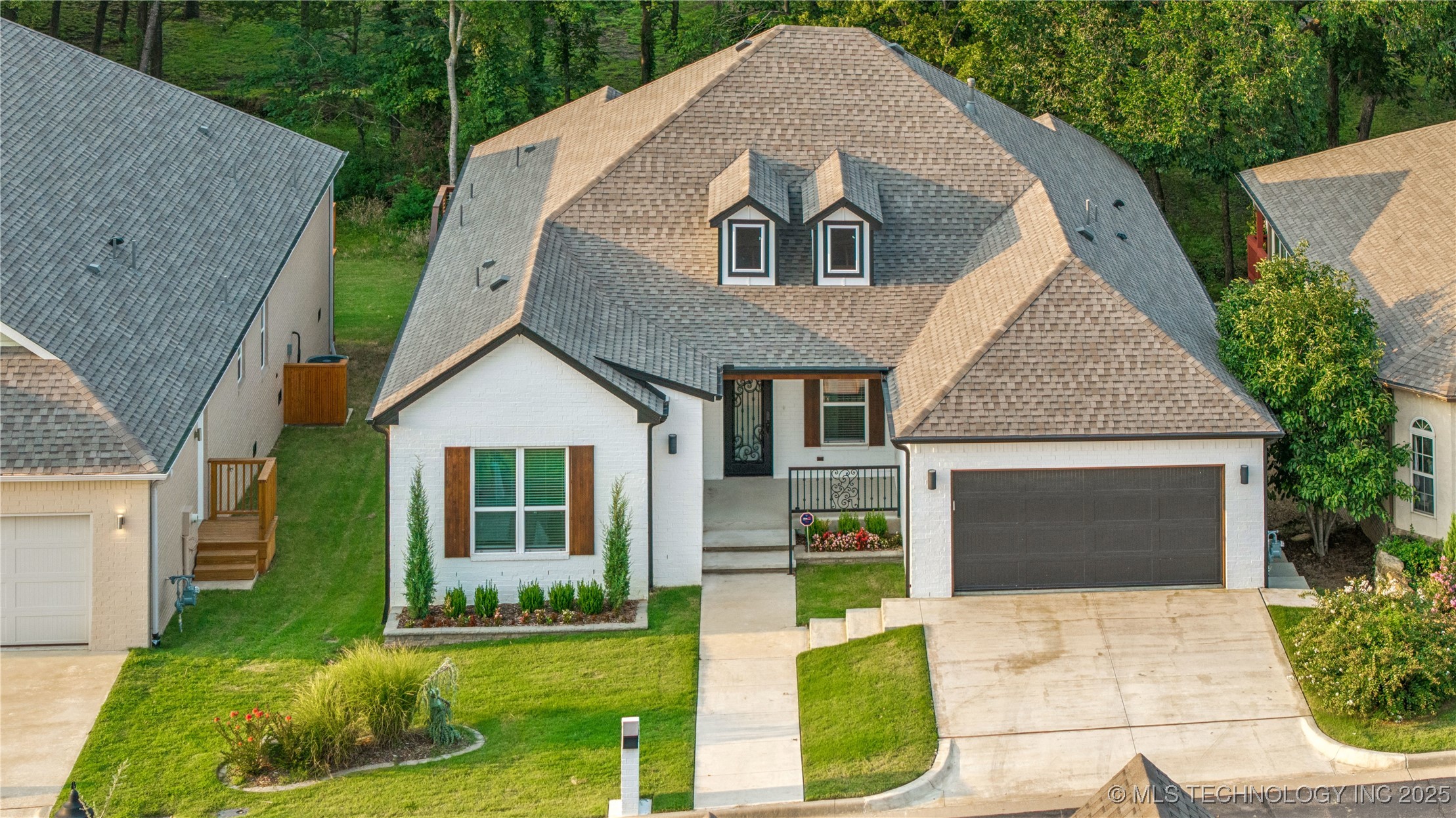 3304 Harbour Town Place Property Photo 1