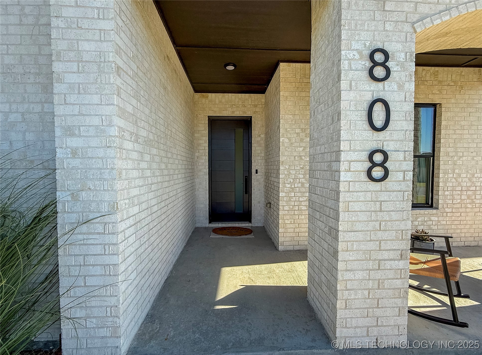 808 W Prairie View Road Property Photo 4