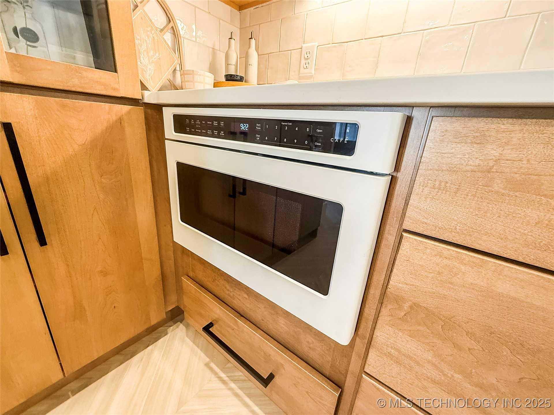 808 W Prairie View Road Property Photo 15