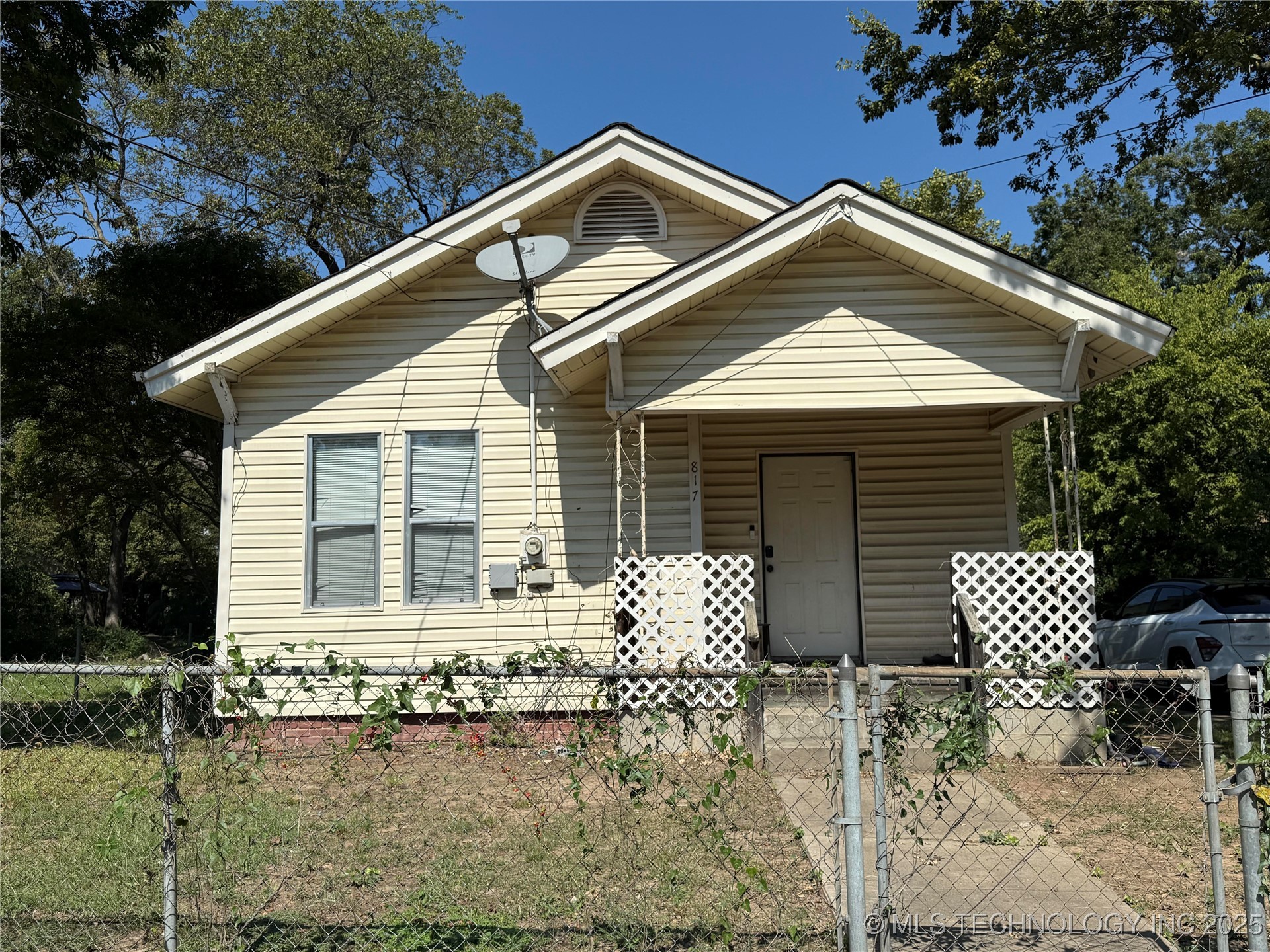 817 3rd Ne Property Photo 1