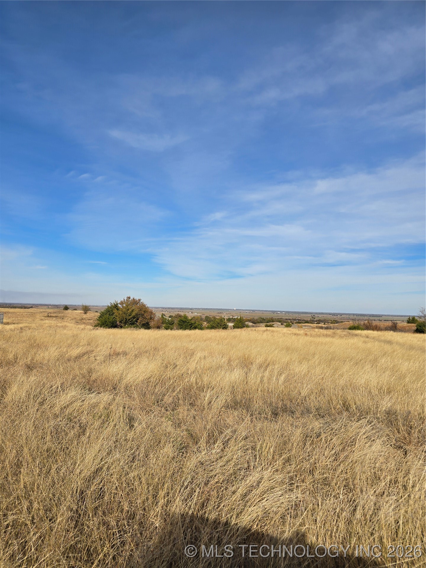 60th Property Photo 8