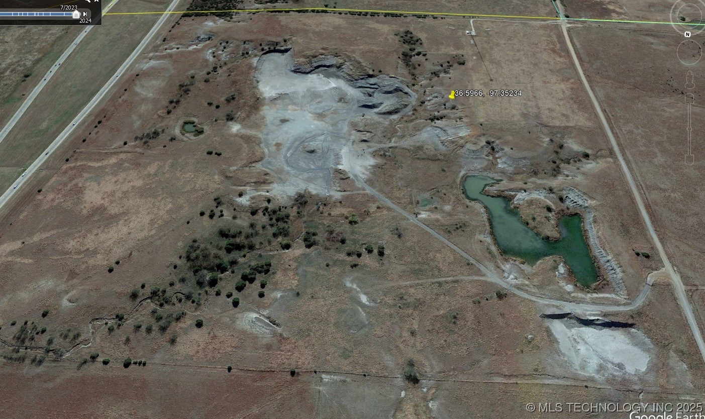 60th Property Photo 28