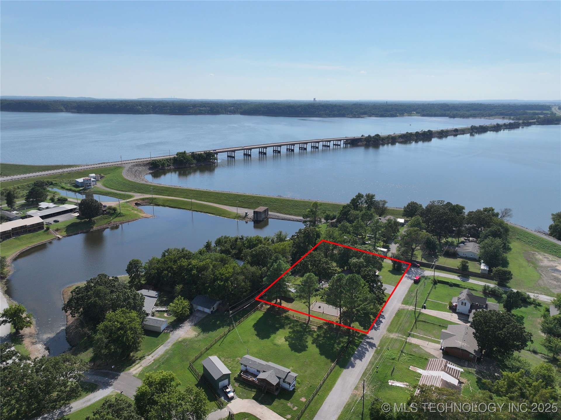 512 W Odle Property Photo 1