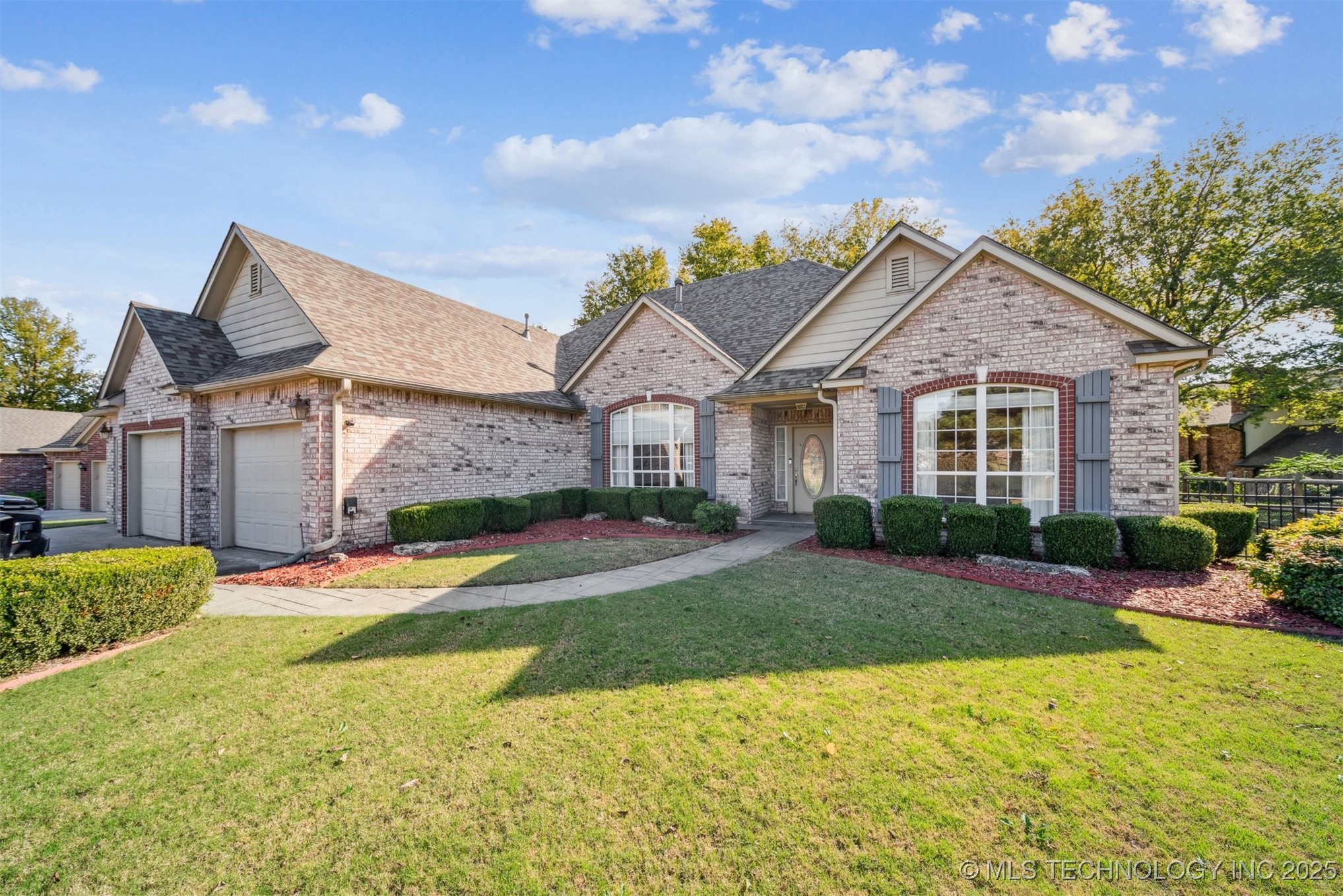 10314 E 92nd Place N Property Photo 5