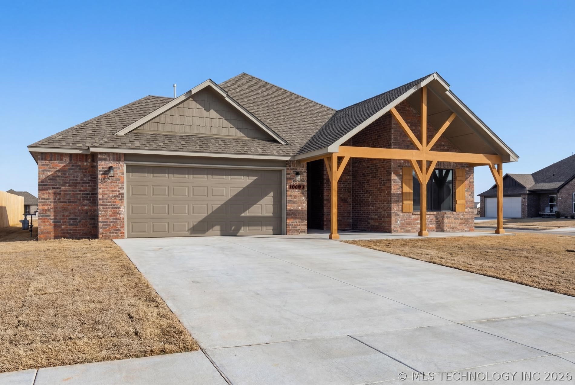 10893 S 277th East Avenue Property Photo 2